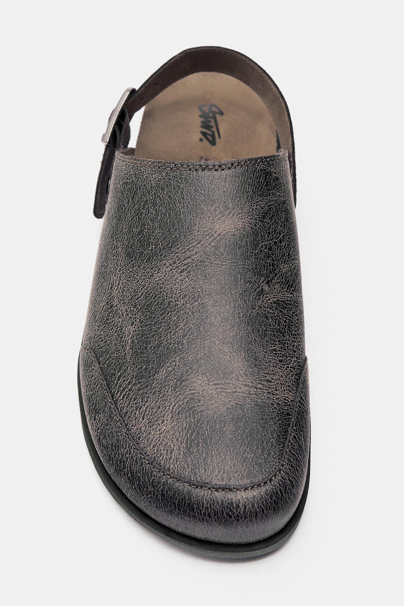 STWD distressed clogs — Brown