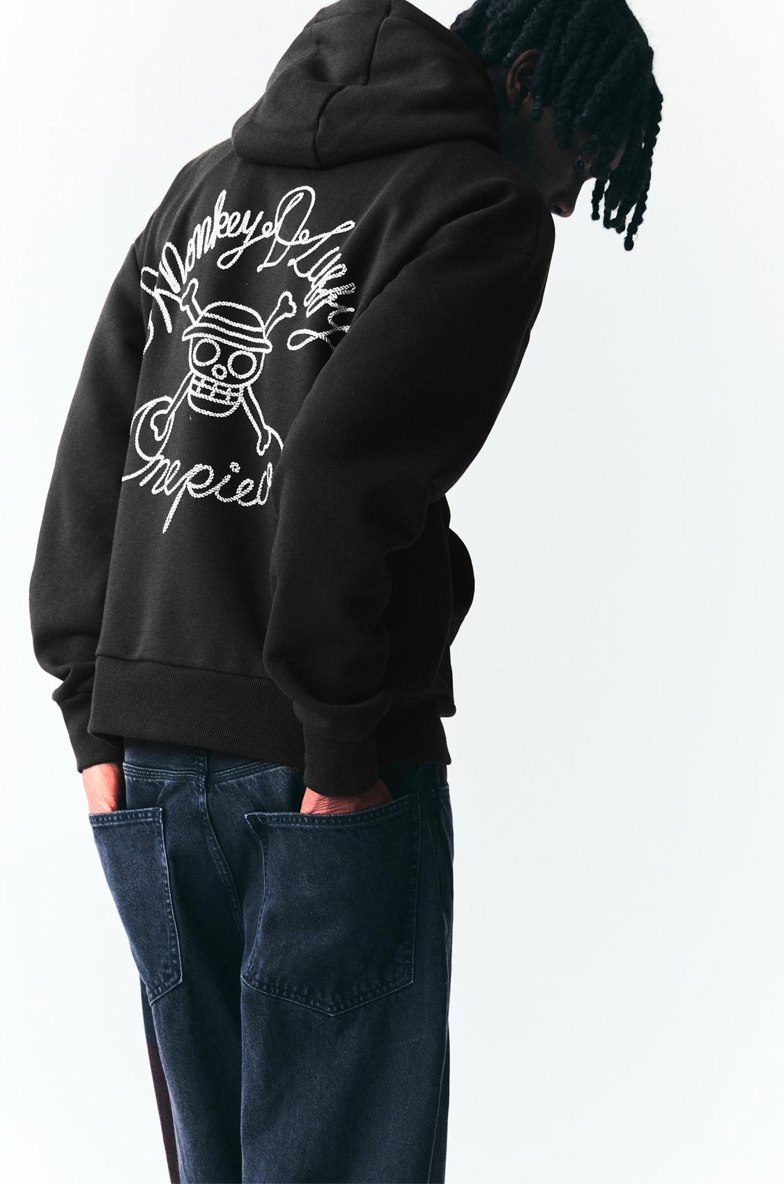 Pullandbear Sudadera Zoro One Piece Anime Sweatshirt Pull And Bear