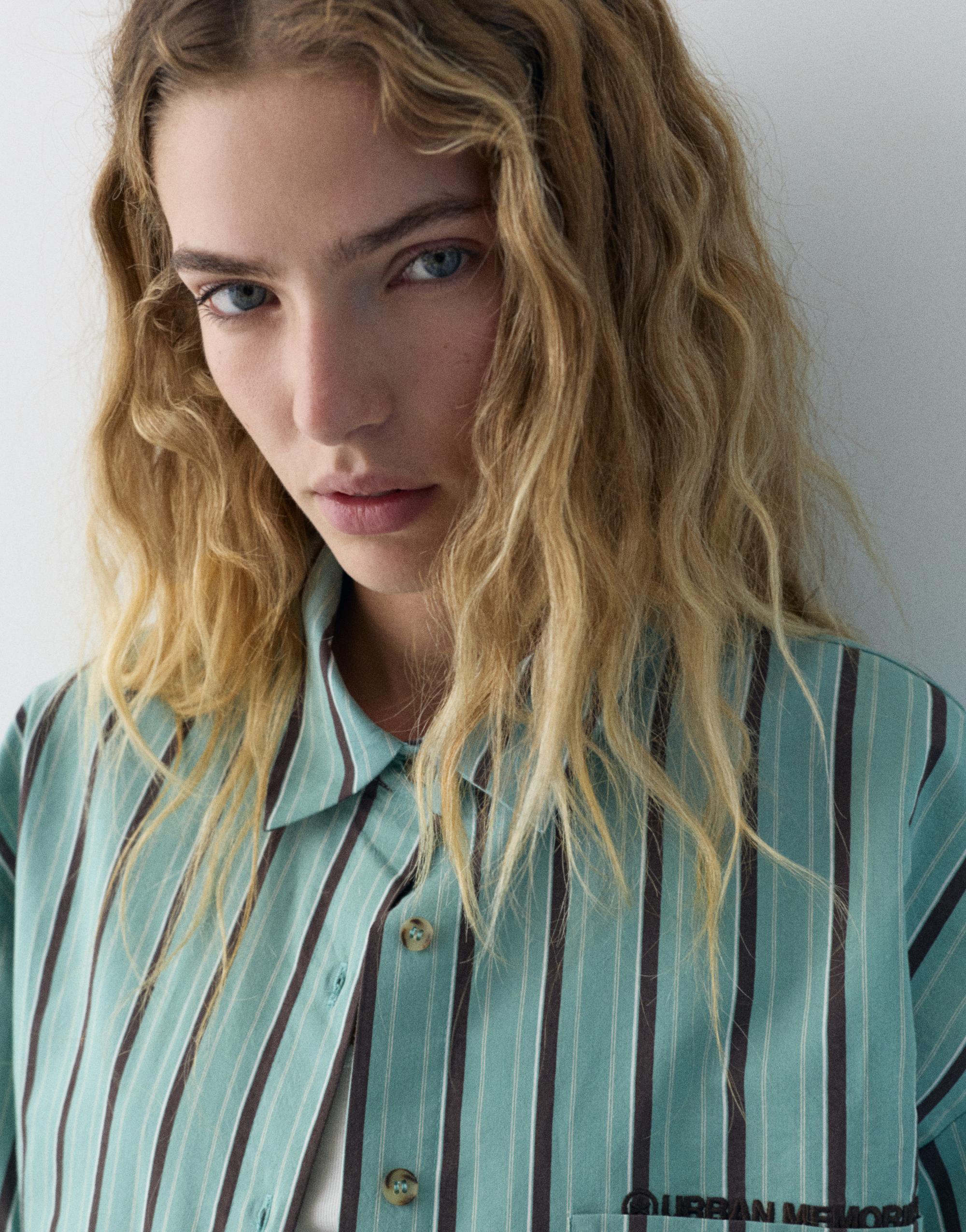 Cepli çizgili gömlek - Görsel 12