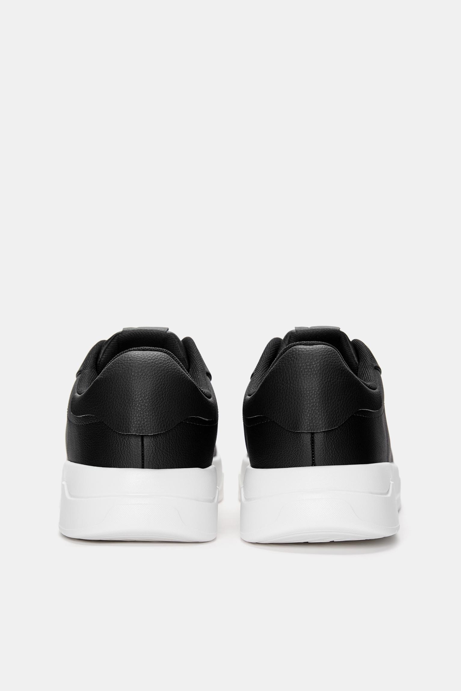 Chunky trainers — Contrast