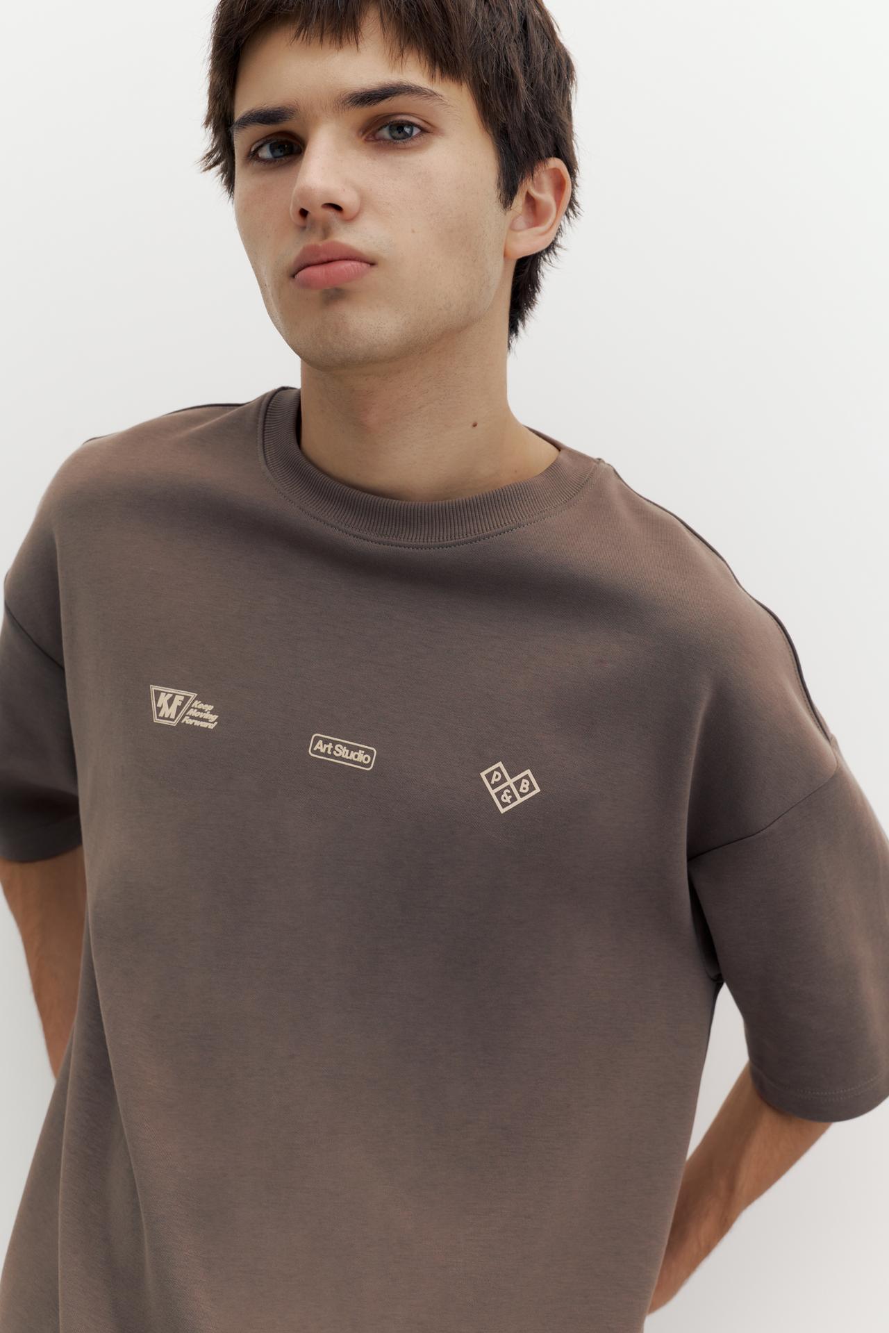 Short sleeve graphic sweatshirt — Brown