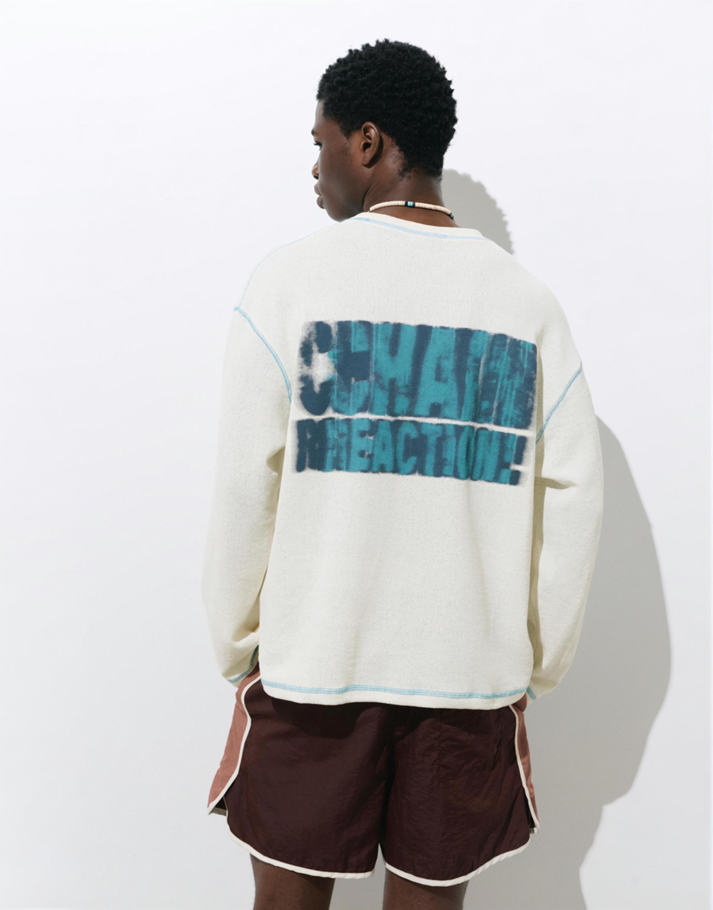 Long sleeve graphic T-shirt with topstitching — Ecru
