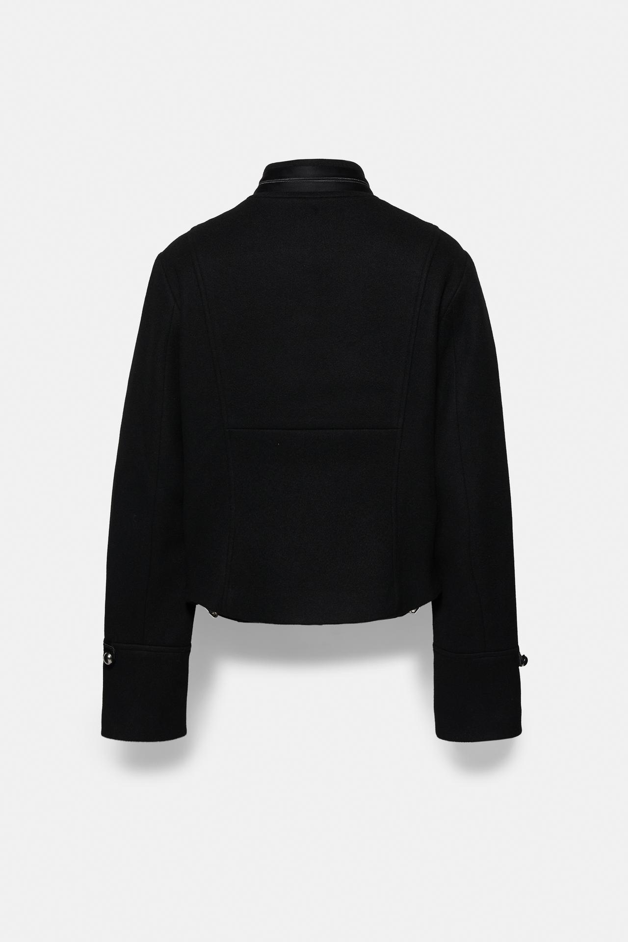 Fitted fireman clasp jacket — Black