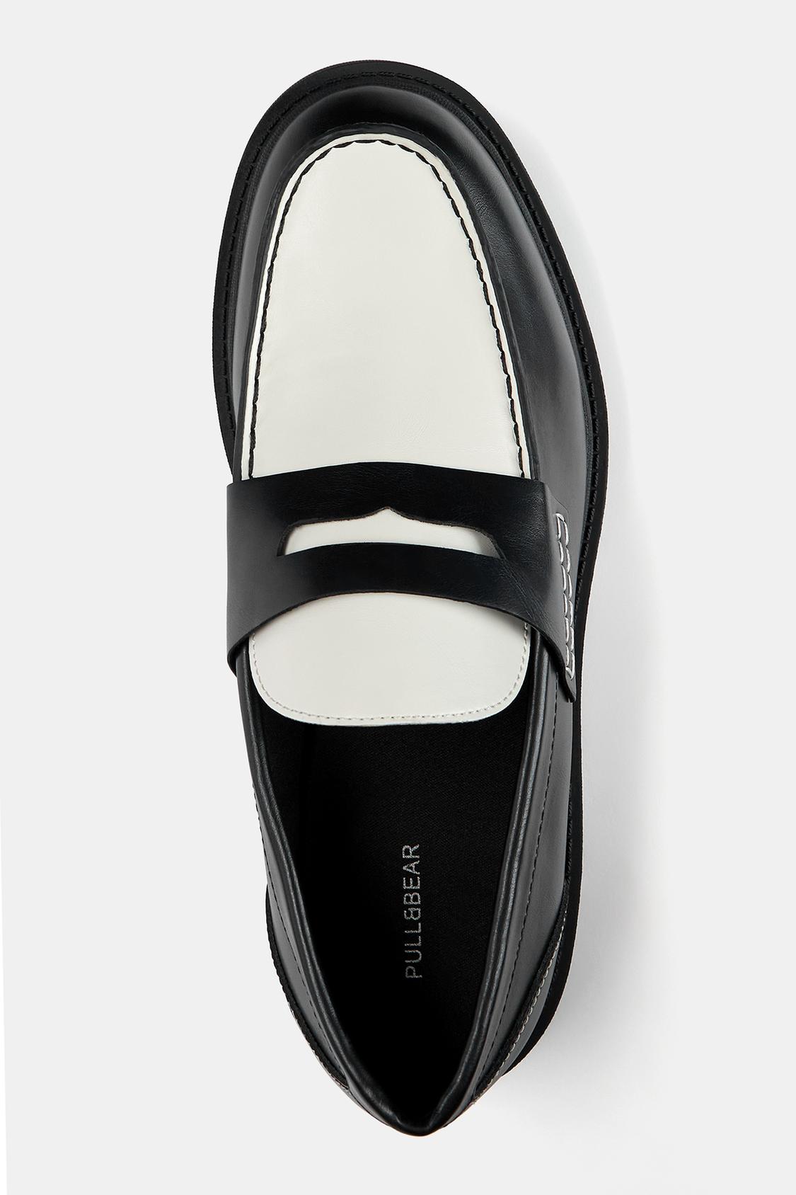 Mokassins mit dicker Sohle im Kontrast - PULL&BEAR 