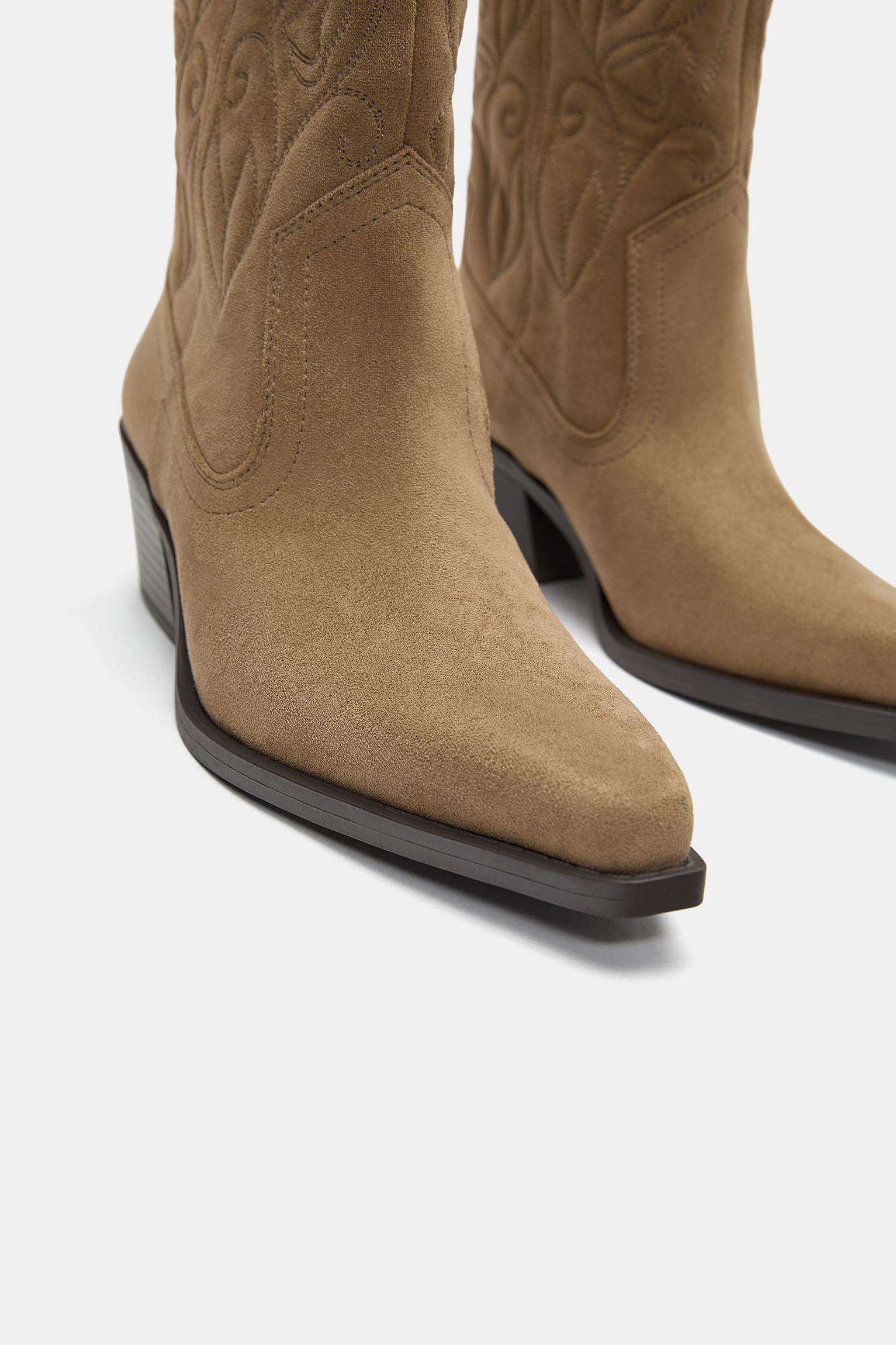 cowboy boots — Brown