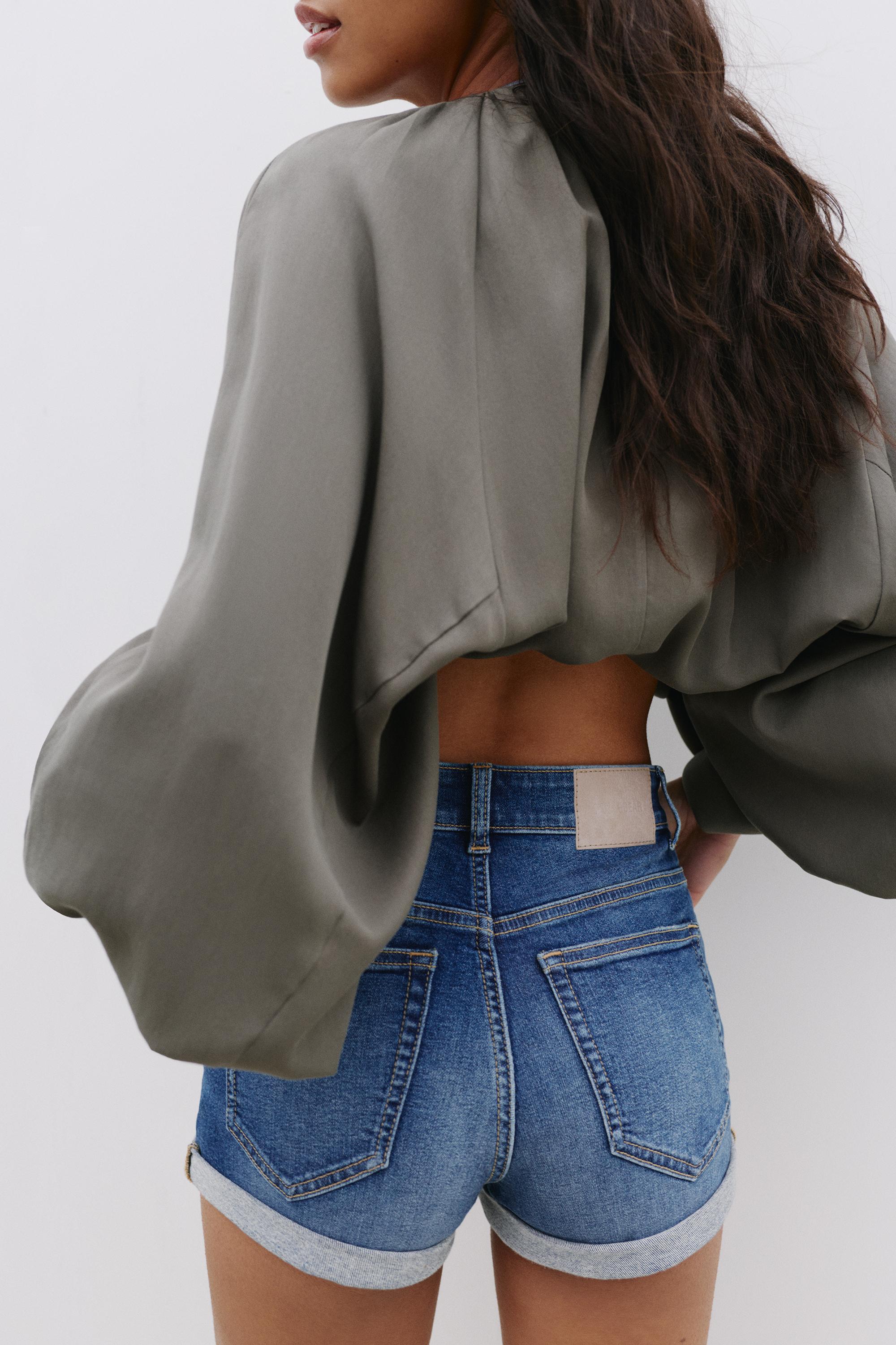 Mid-waist denim shorts — Medium blue