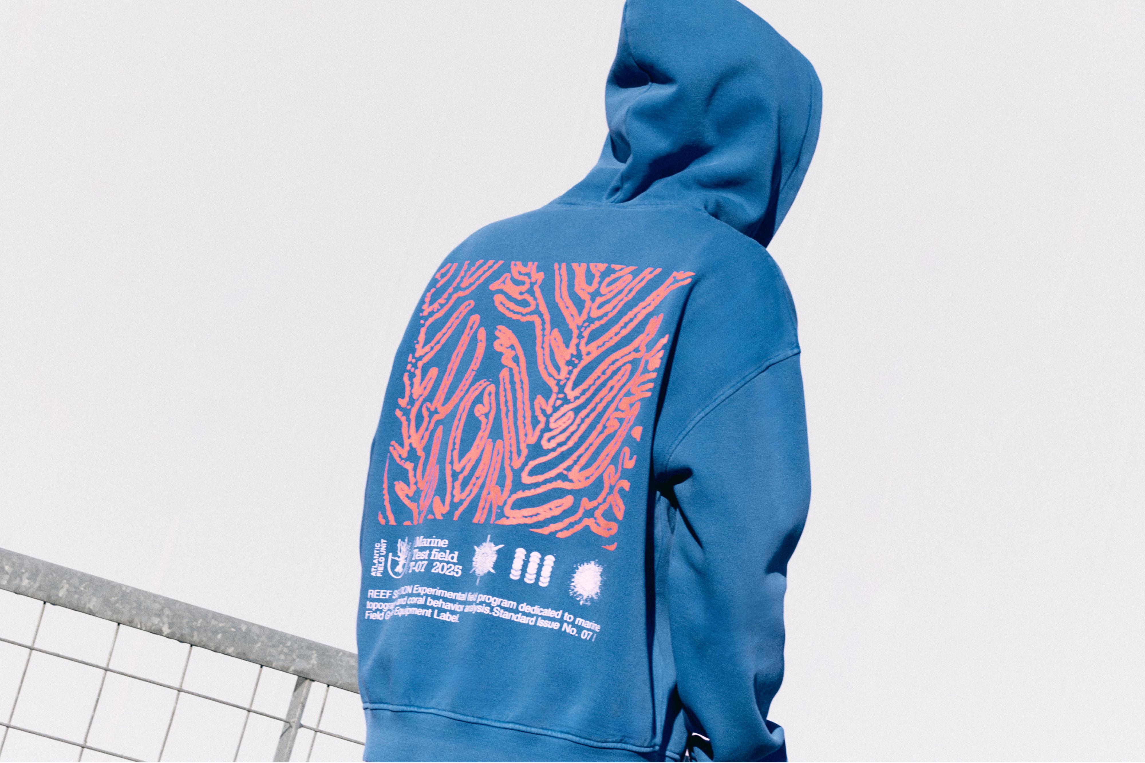 Fermuarlı mavi kapüşonlu sweatshirt - Görsel 23