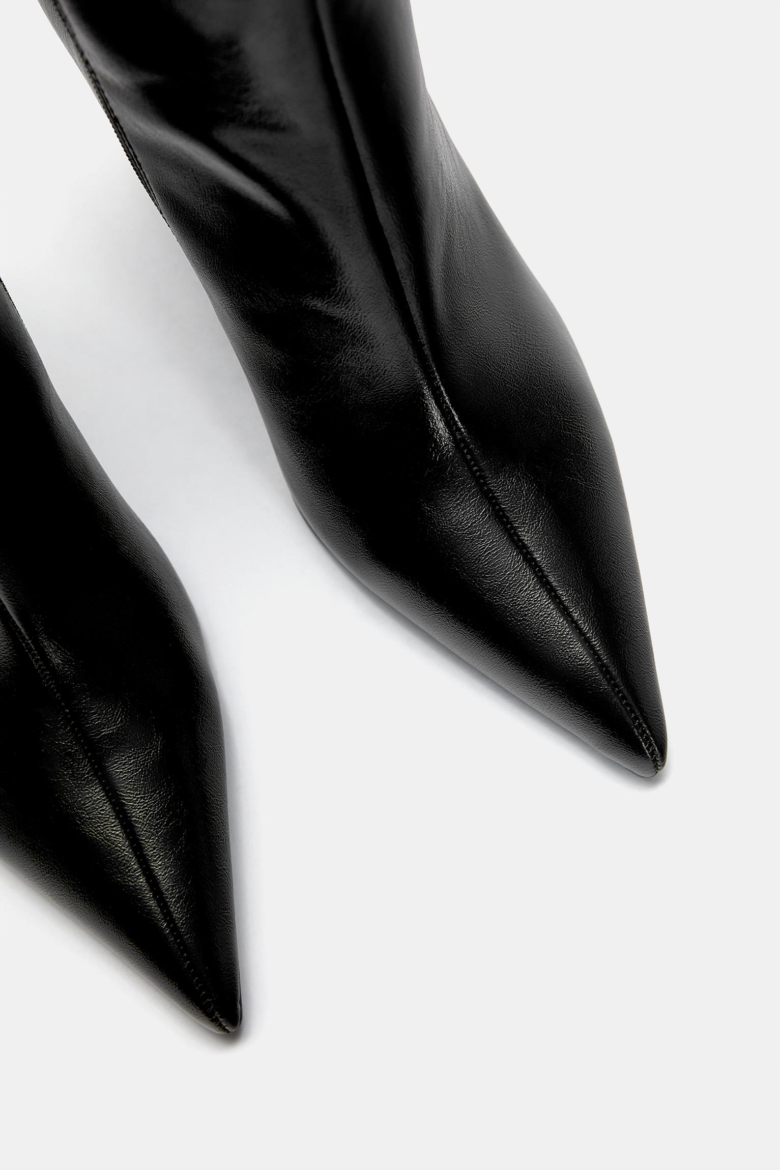 High-heel boots — Black