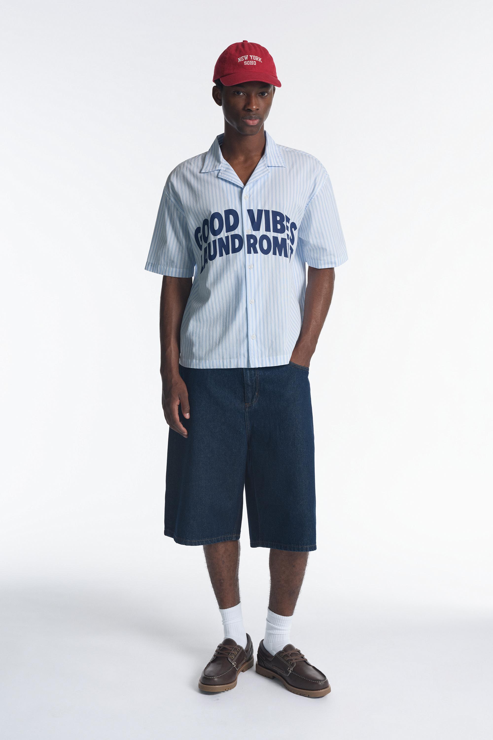 Striped short sleeve shirt with text — Grey/Blue