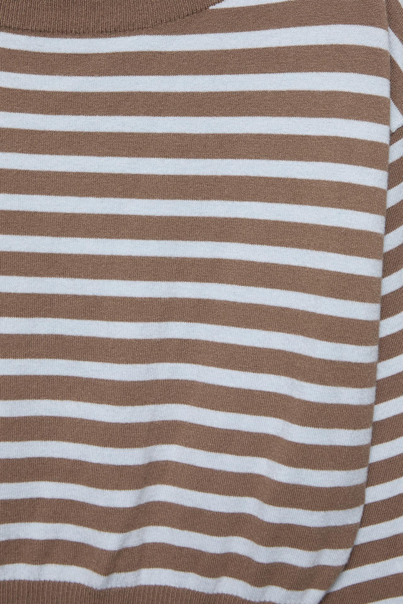 Asymmetric neck jumper — Brown