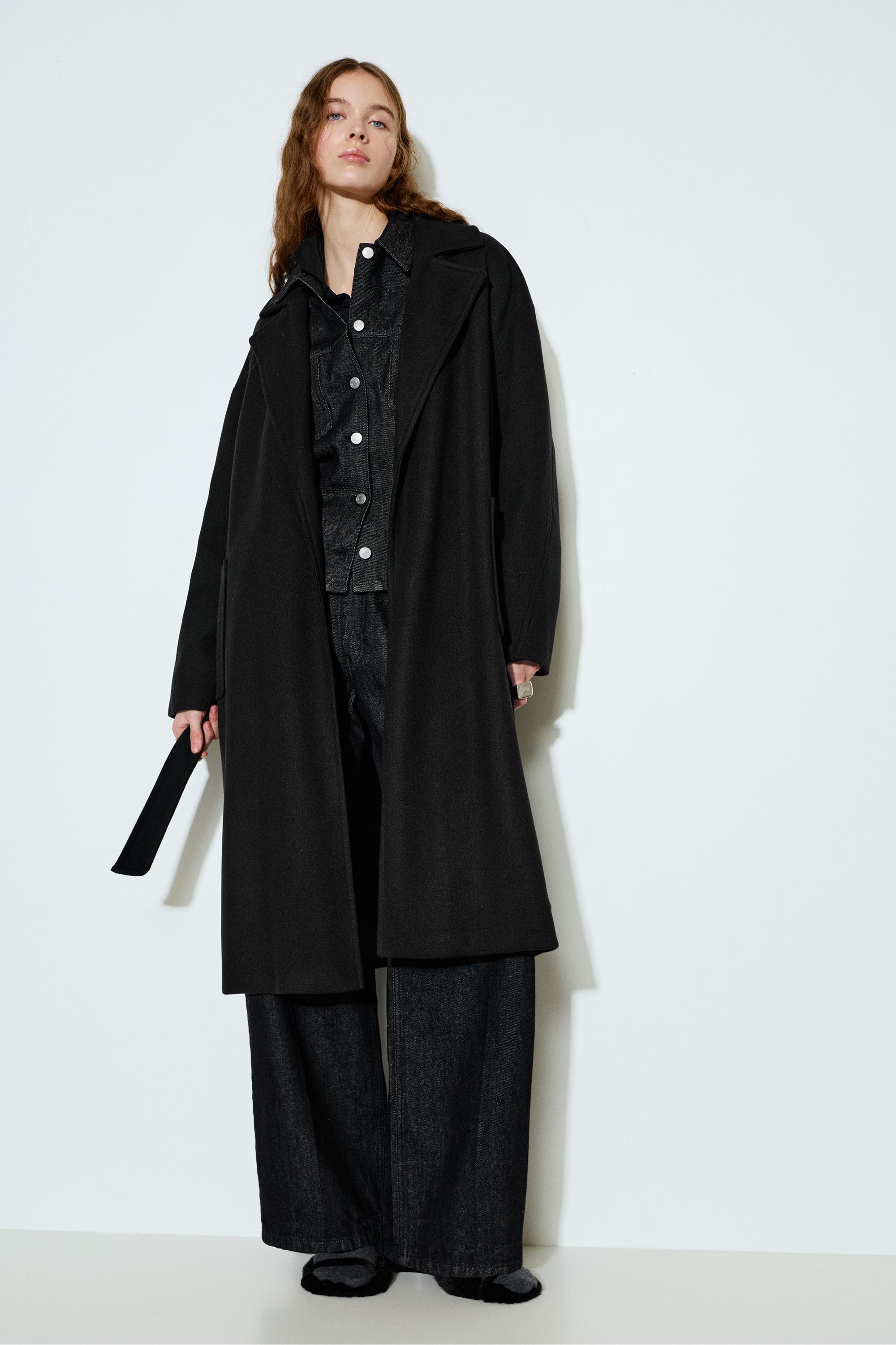 Long felt coat with belt — Black