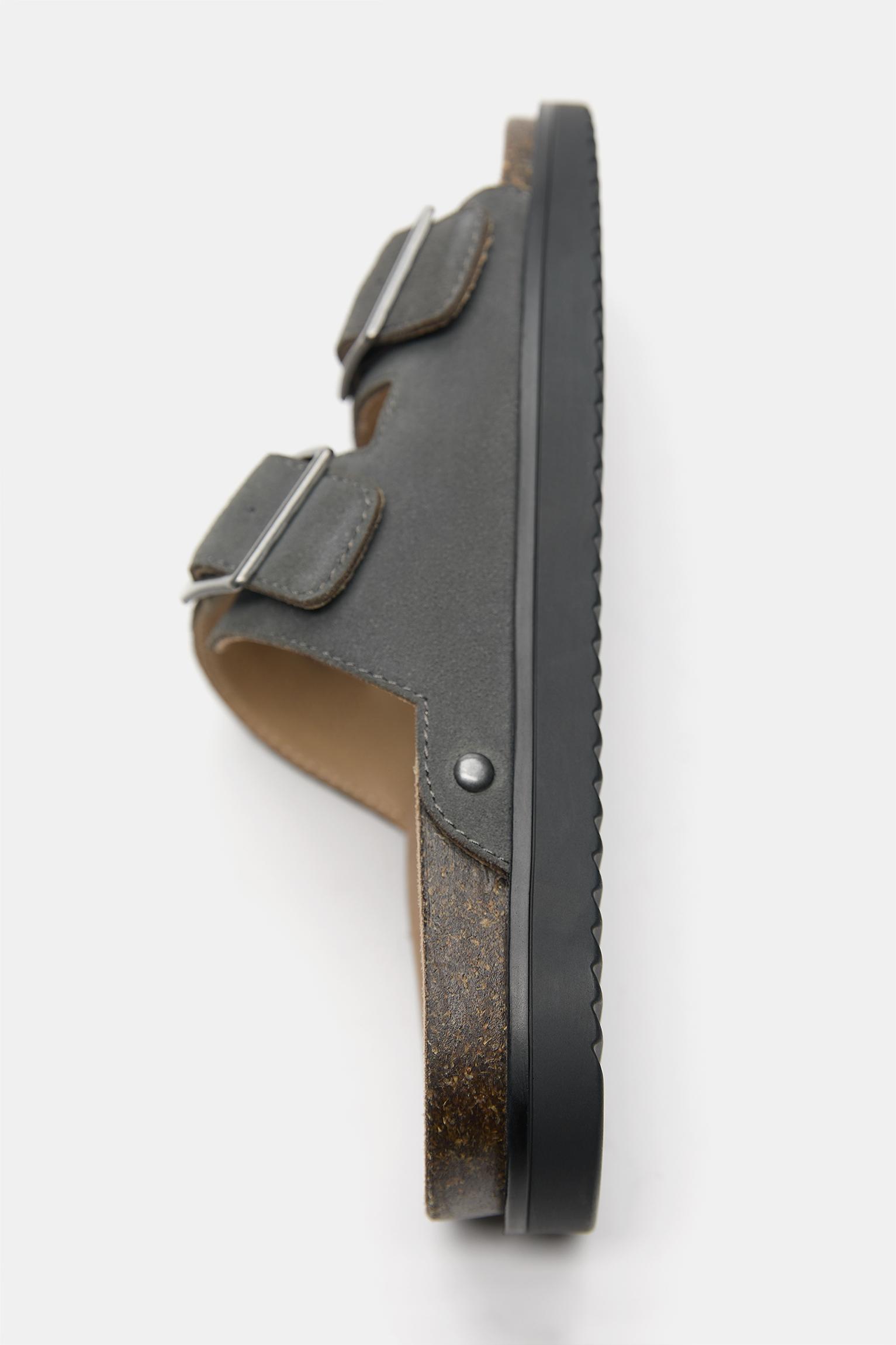 Leather buckle sandals — Grey