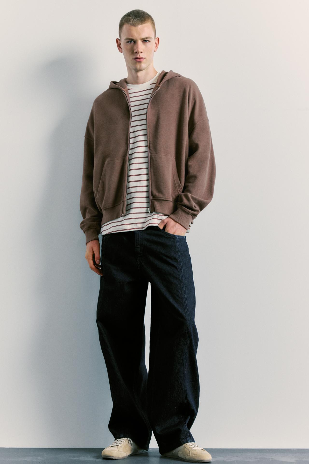 Hoodie with zipper — Brown