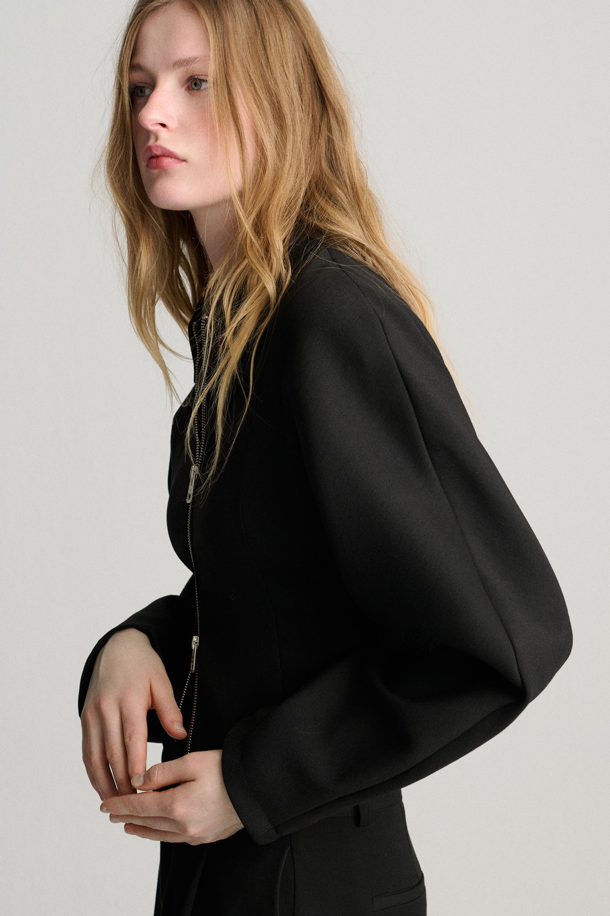 Tailored fit jacket with heart detail — Black
