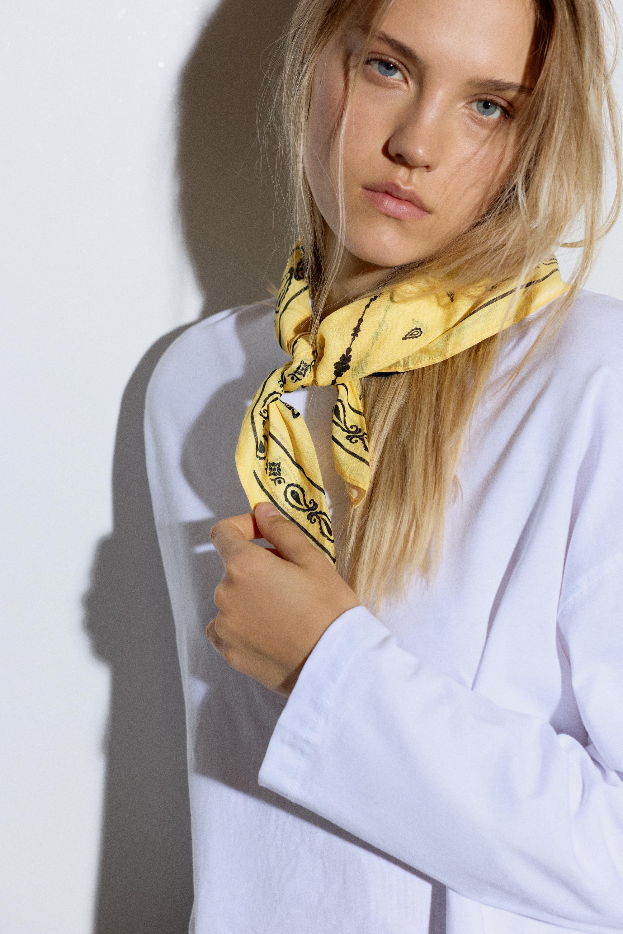 Printed bandana — Yellow