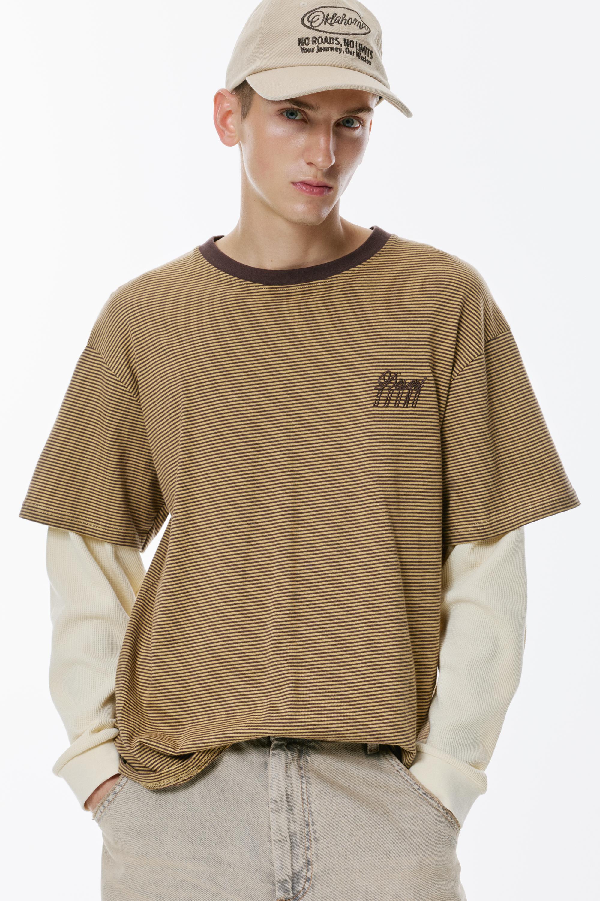 Gestreiftes T-Shirt Mit Doppelärmeln