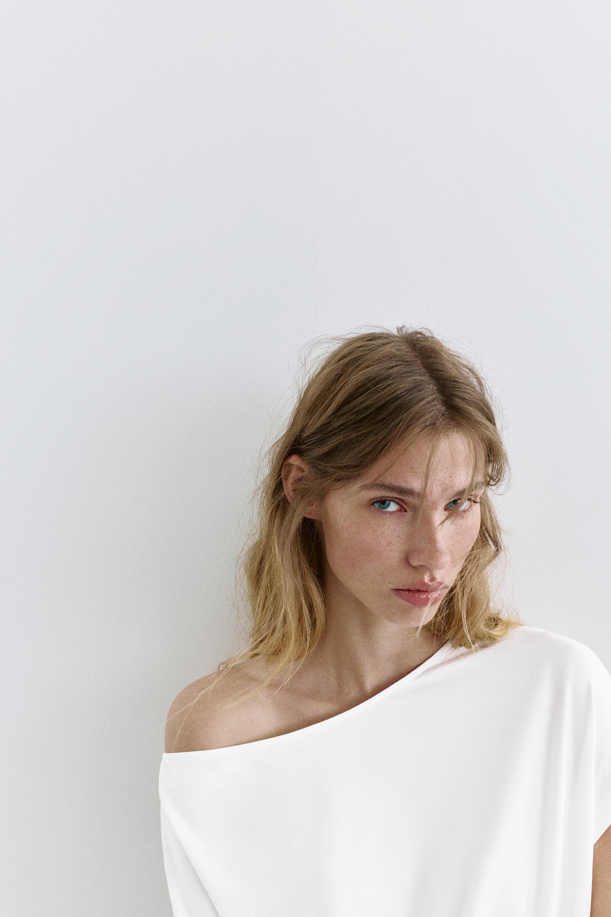 Short asymmetric dress — White
