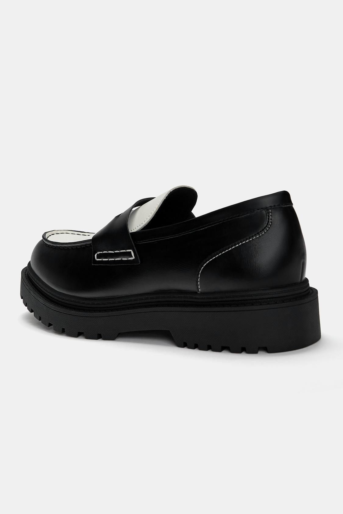 Mokassins mit dicker Sohle im Kontrast - PULL&BEAR 