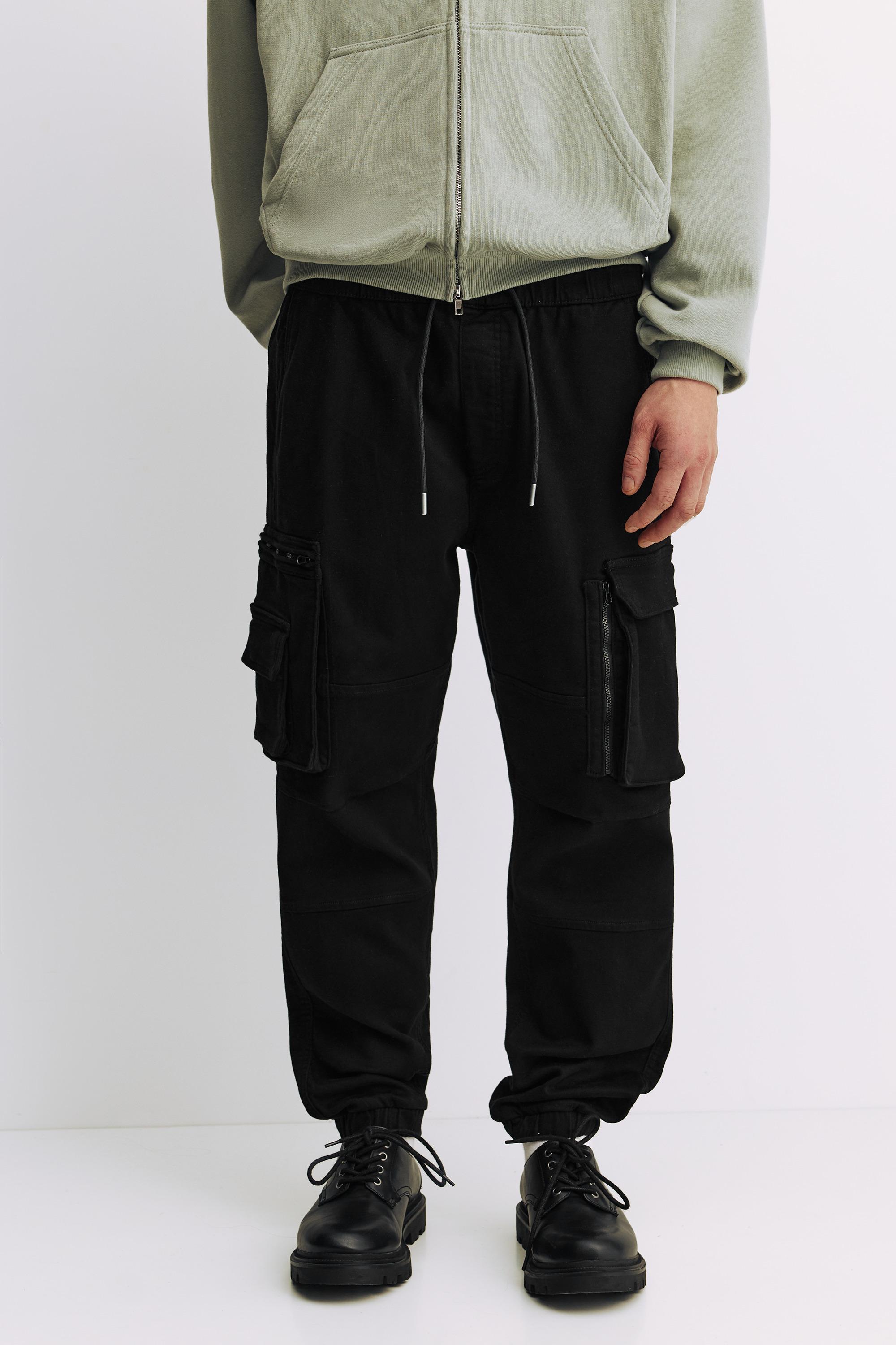 Multi-pocket comfort jogger trousers — Black