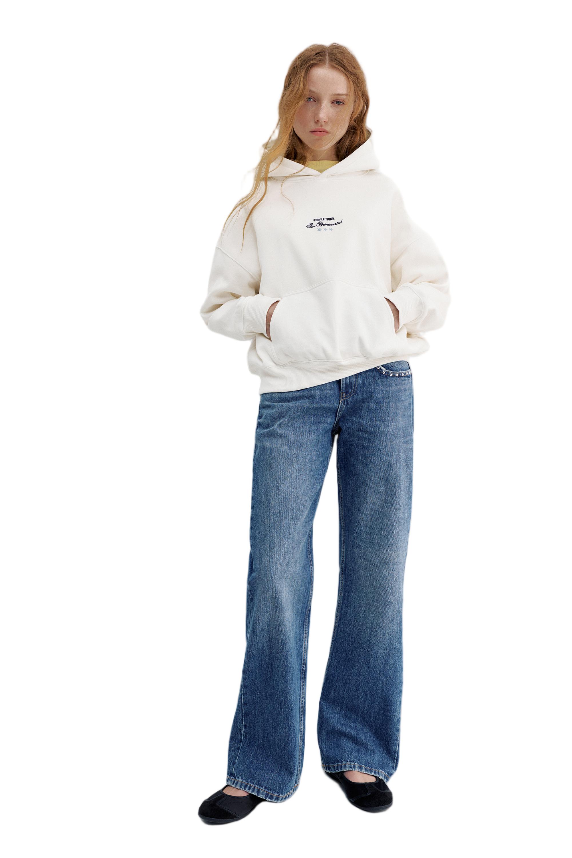 İşlemeli yıldız kapüşonlu sweatshirt - Görsel 14