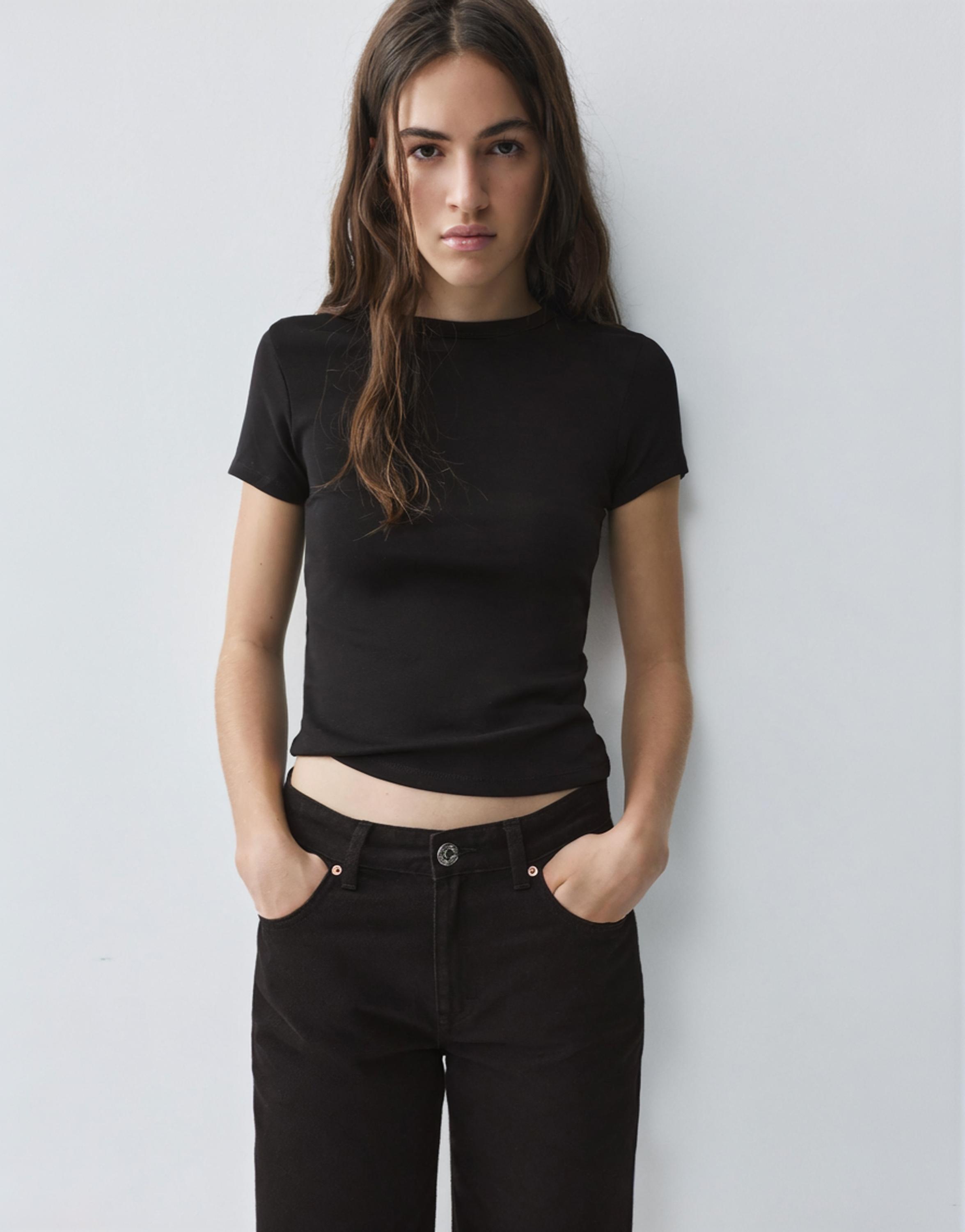 Fitted short sleeve T-shirt — Black