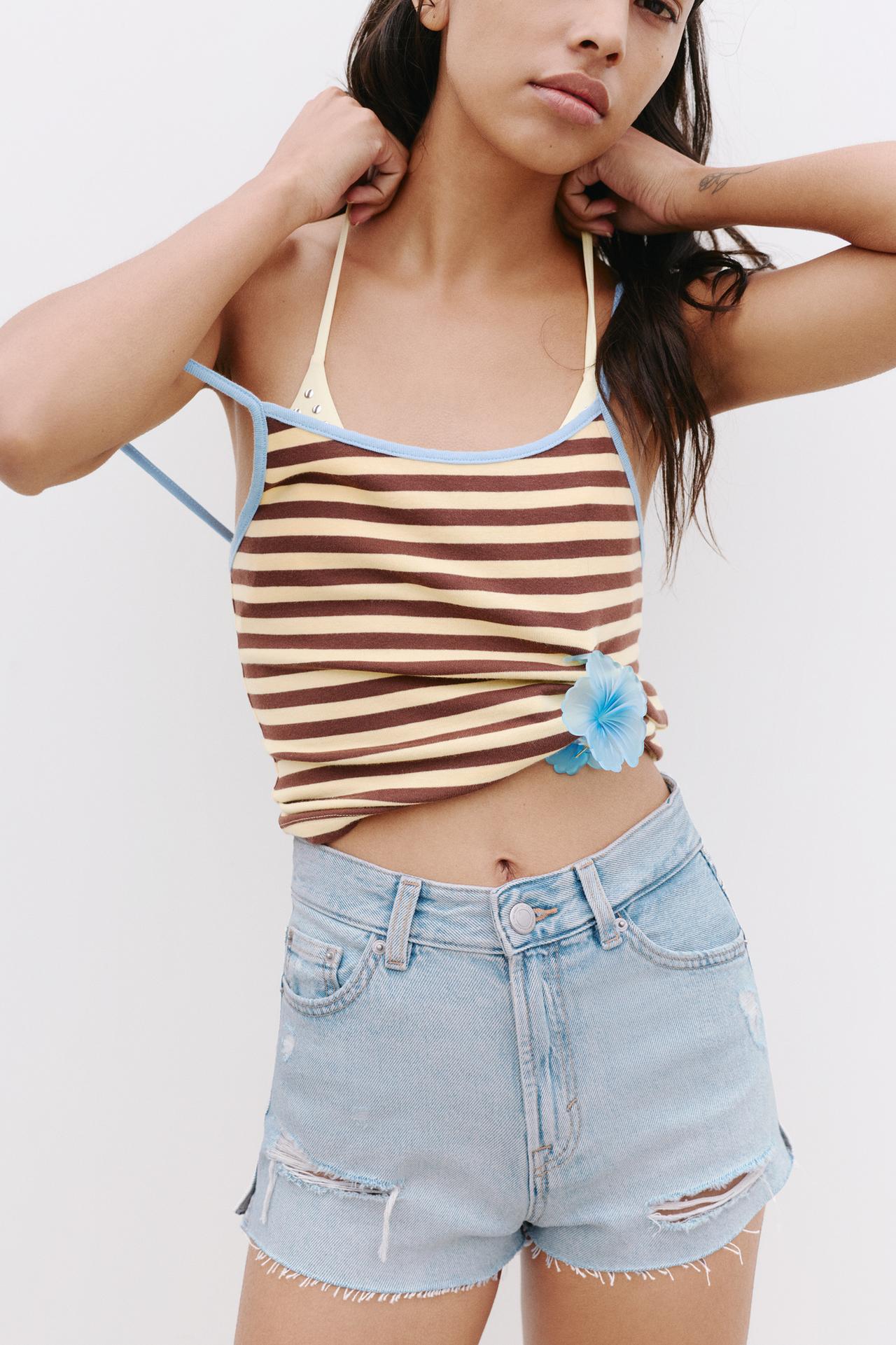 Mom fit ripped denim shorts — Pale blue