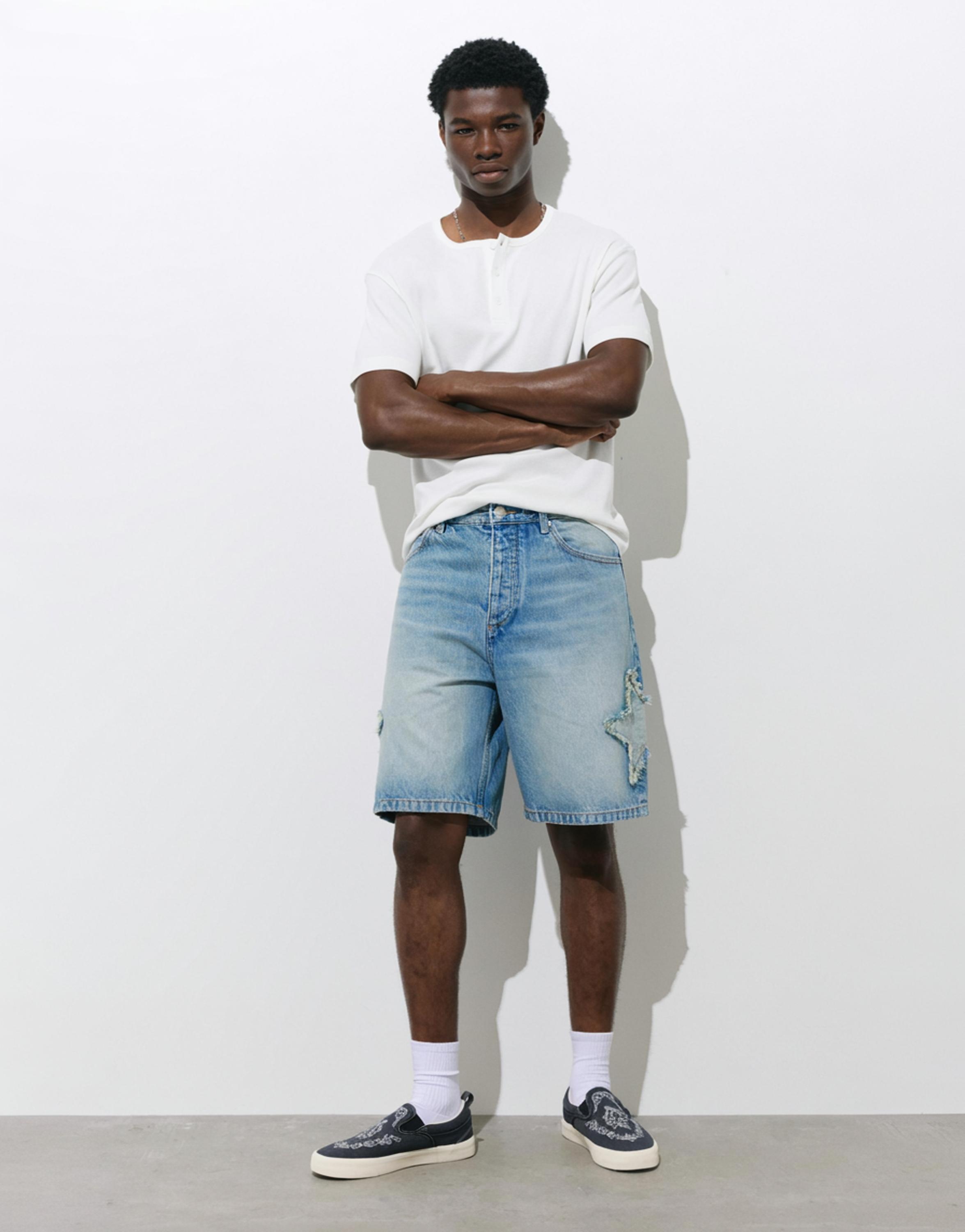 Relaxed fit denim Bermuda shorts with stars — Medium blue