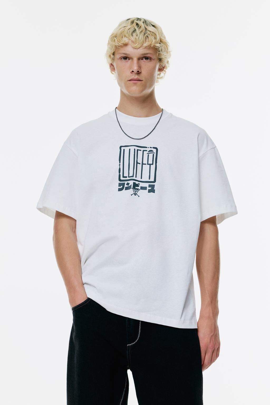 Playera blanca One Piece PULL&BEAR