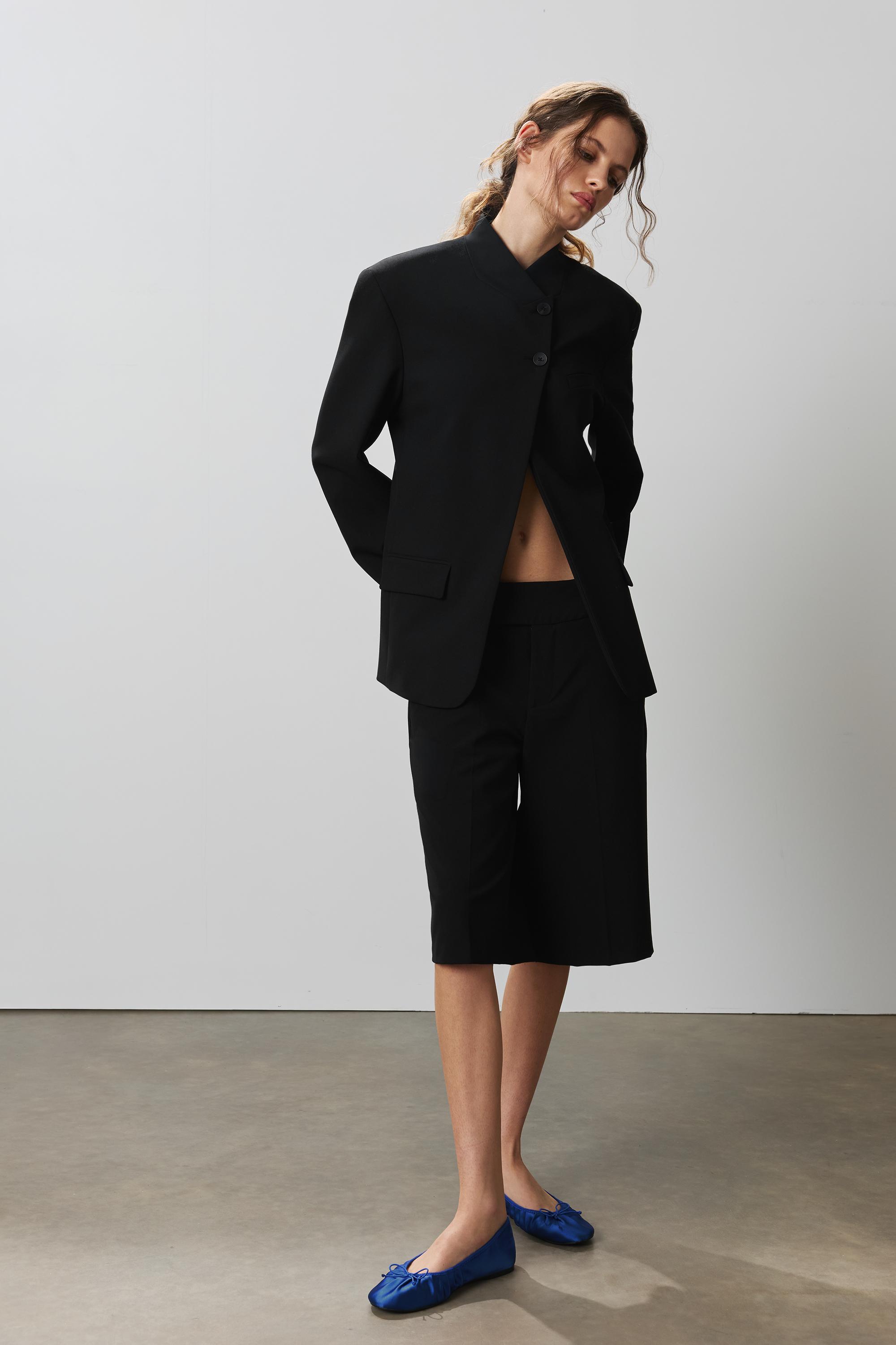 Black double-breasted blazer — Black