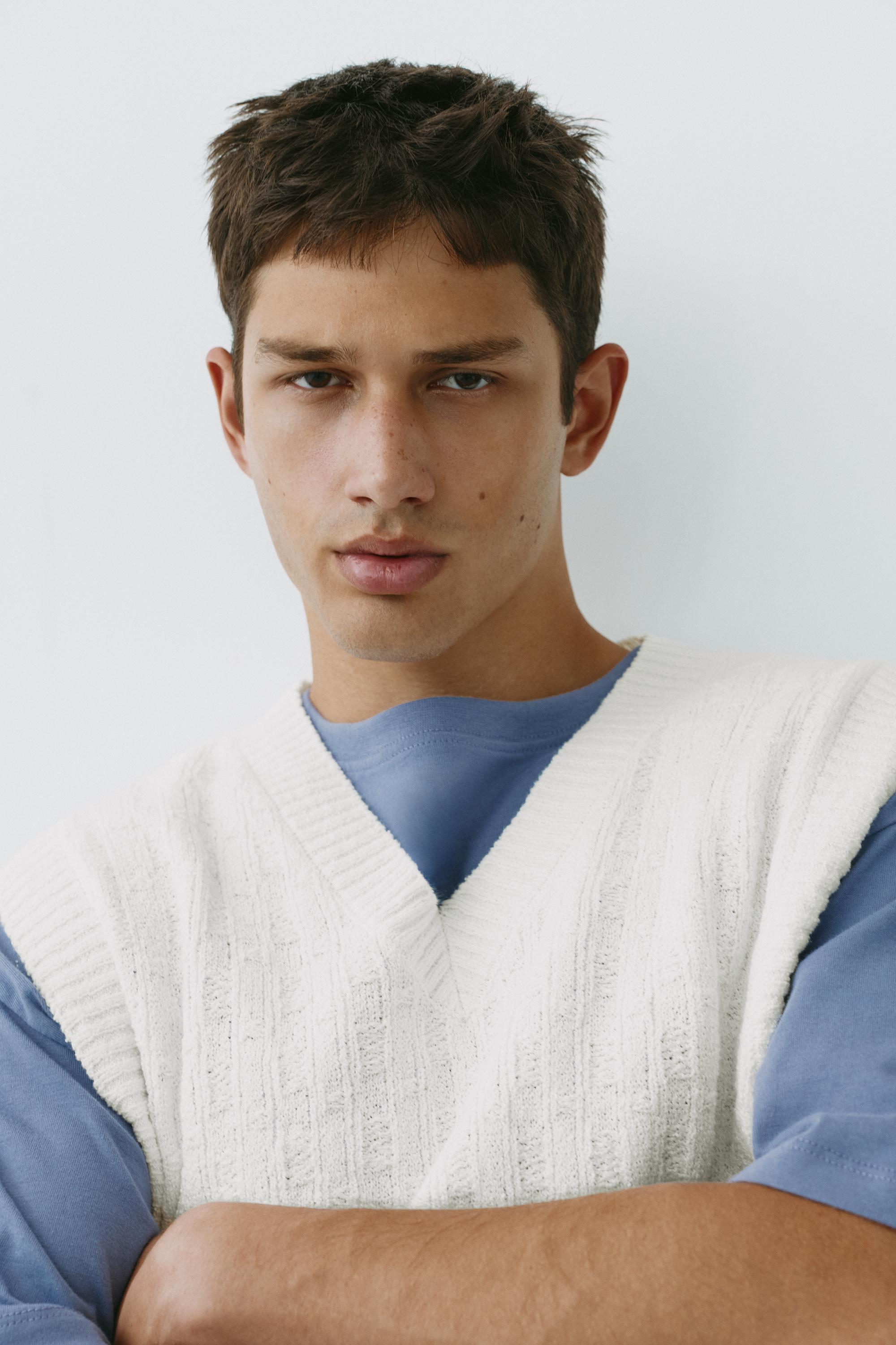 Bouclé vest — Bright white
