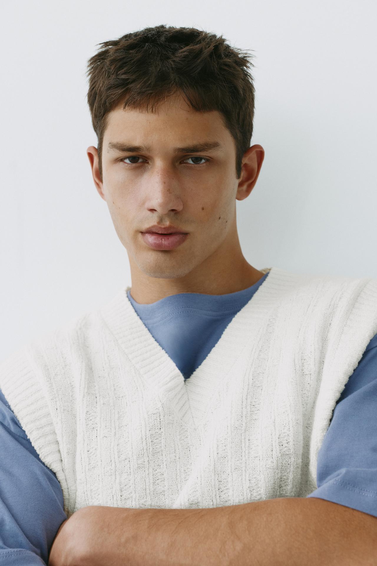 Bouclé vest — Bright white