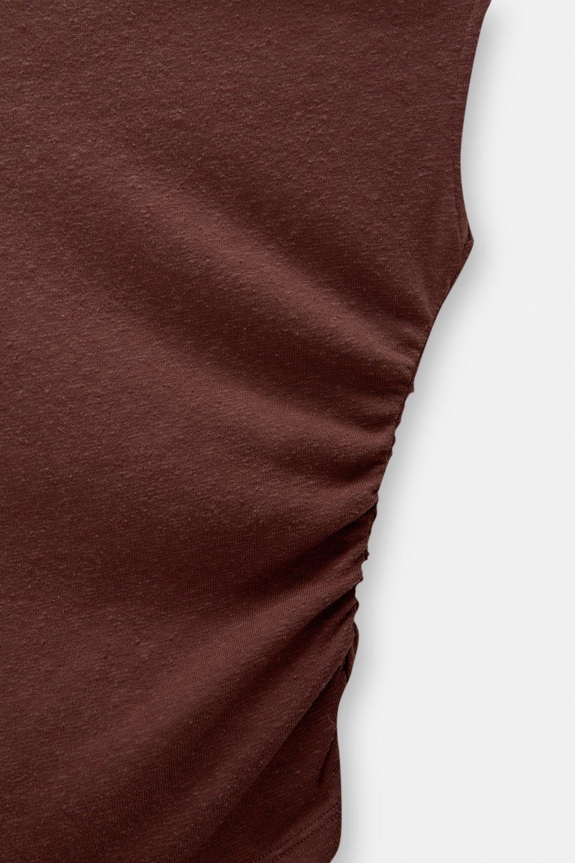 Asymmetric rustic top - pull&bear