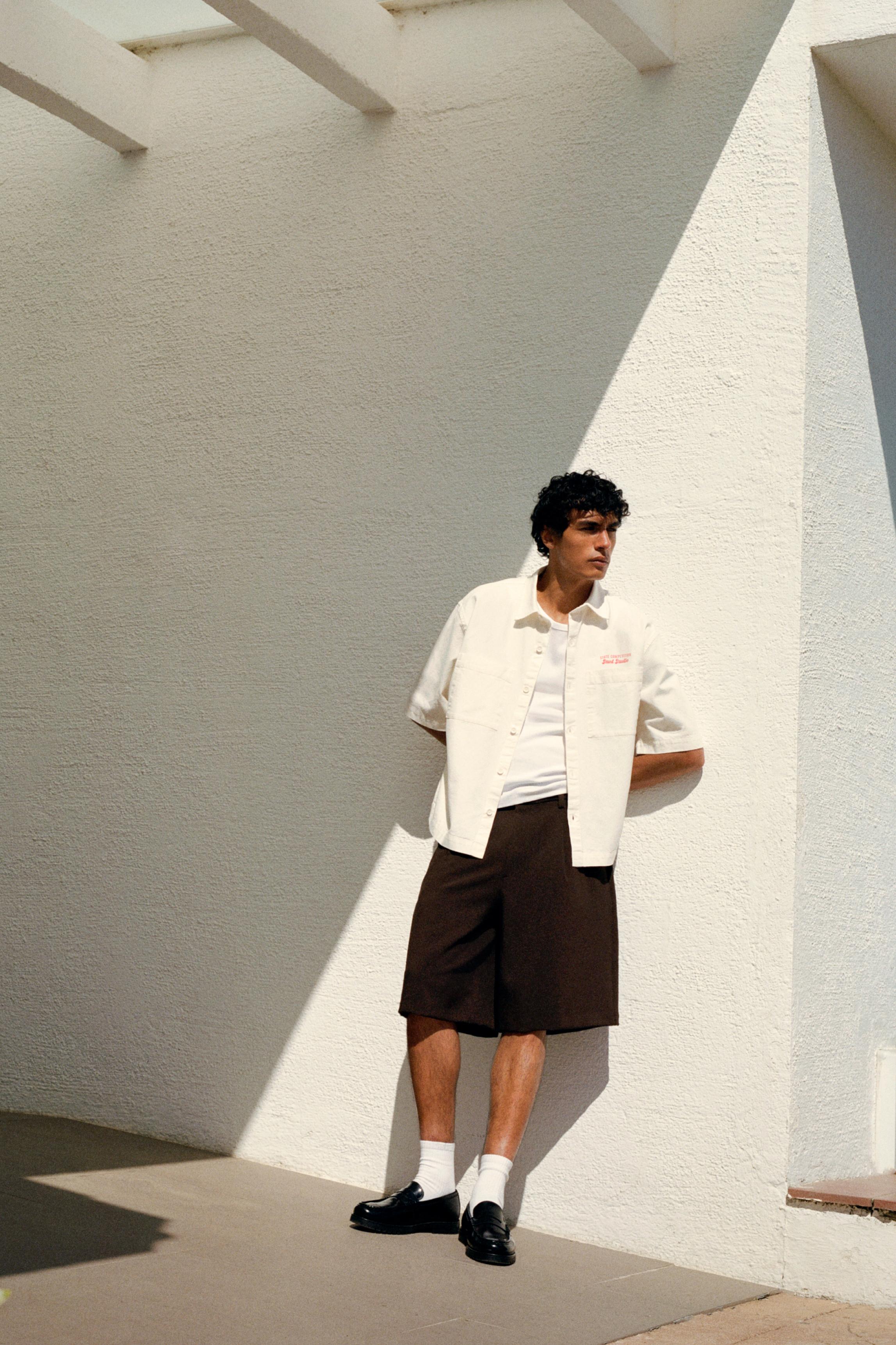 Smart Bermuda shorts with pleats — Chocolate