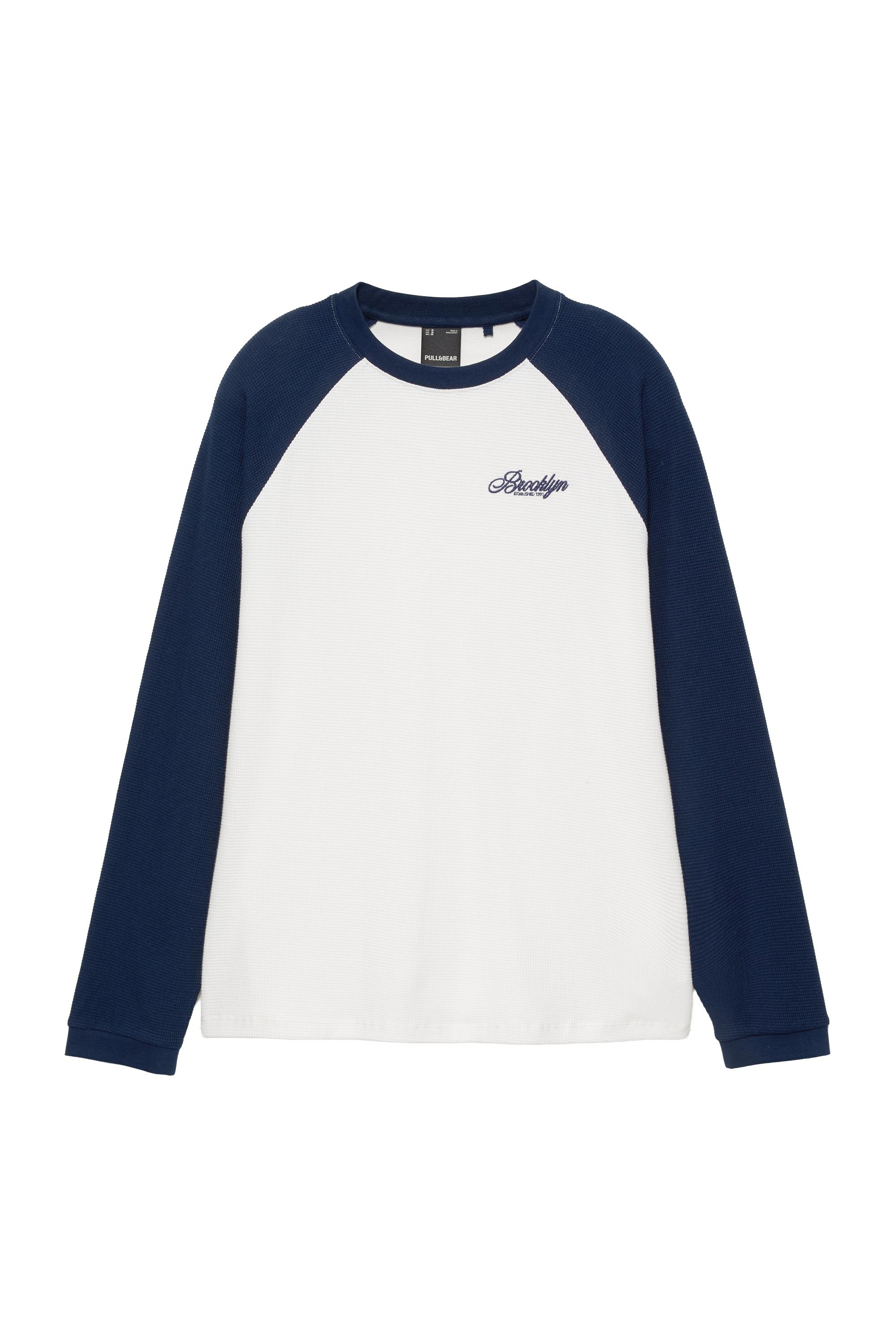 Pull&Bear İşlemeli reglan kollu tişört görsel 4