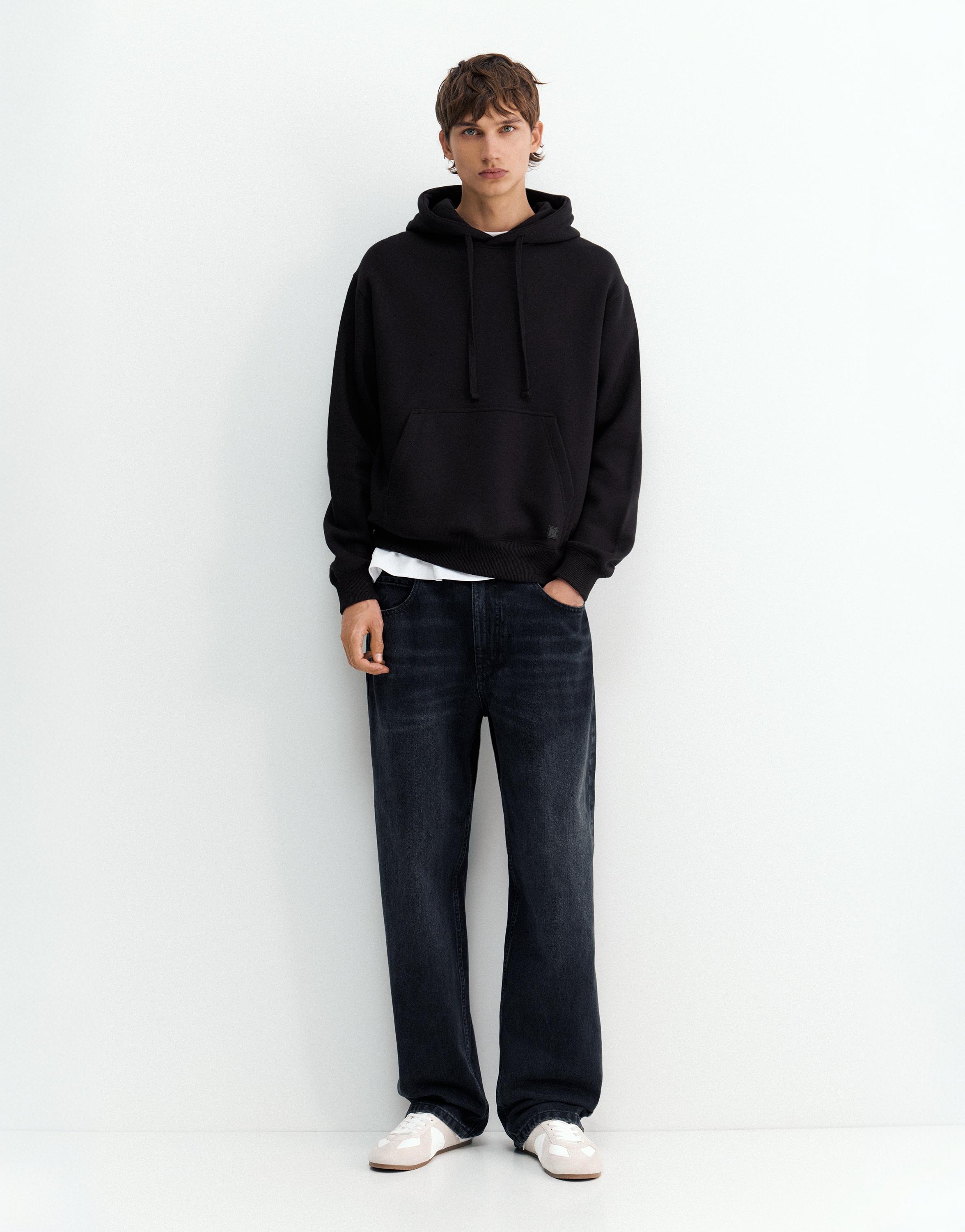 Basic hoodie — Black