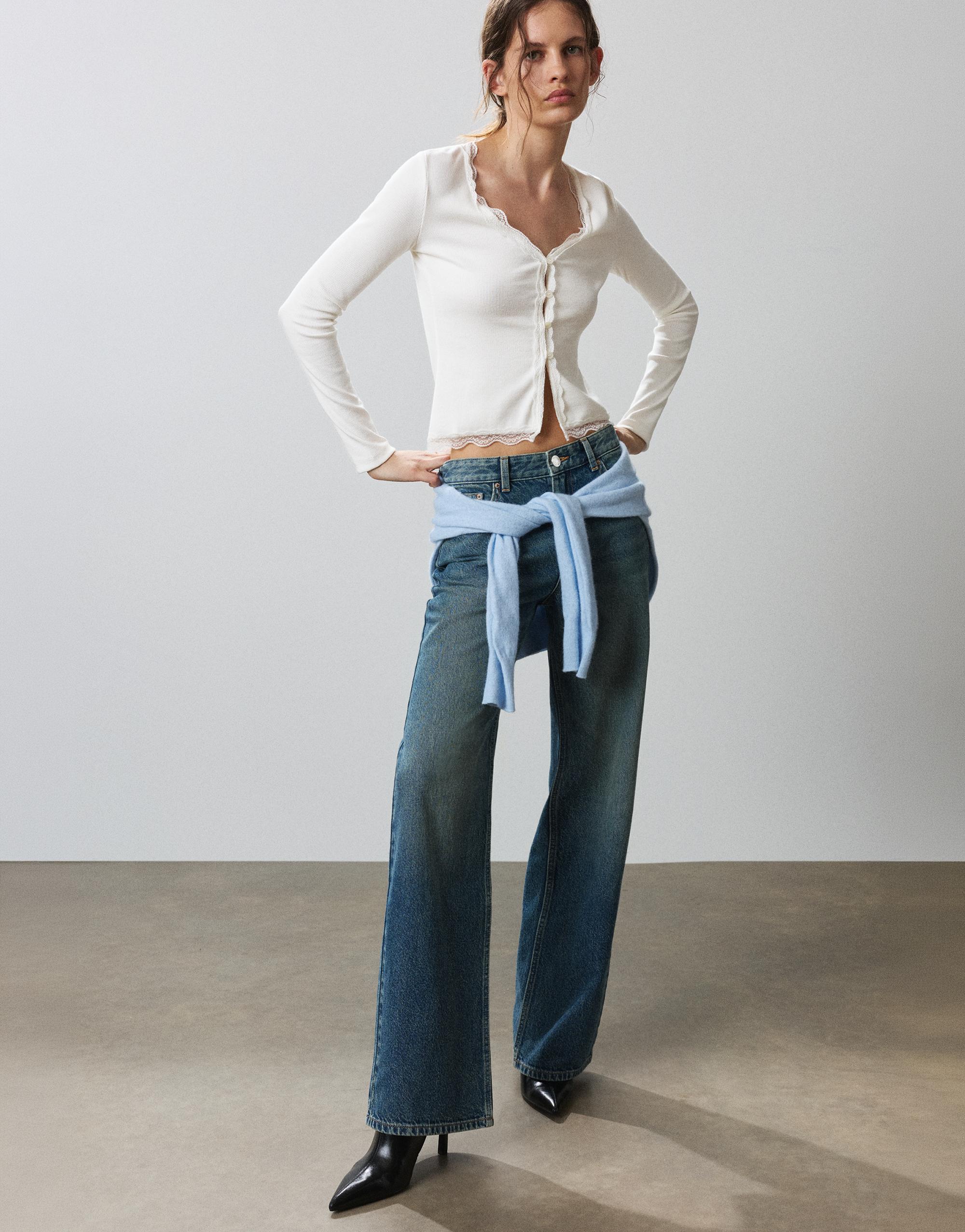 Buttoned lace T-shirt — Ice