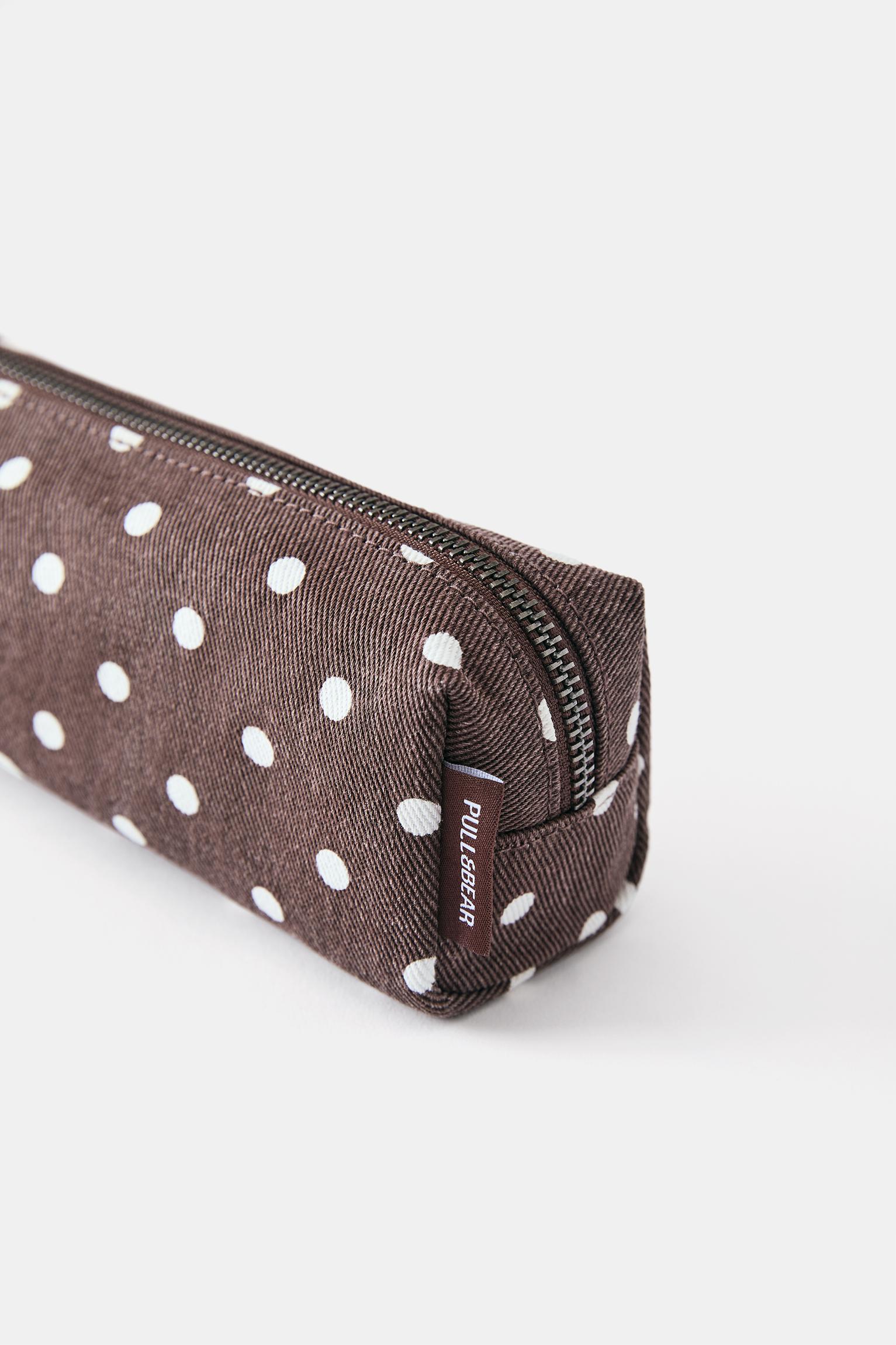 Polka dot case — Brown