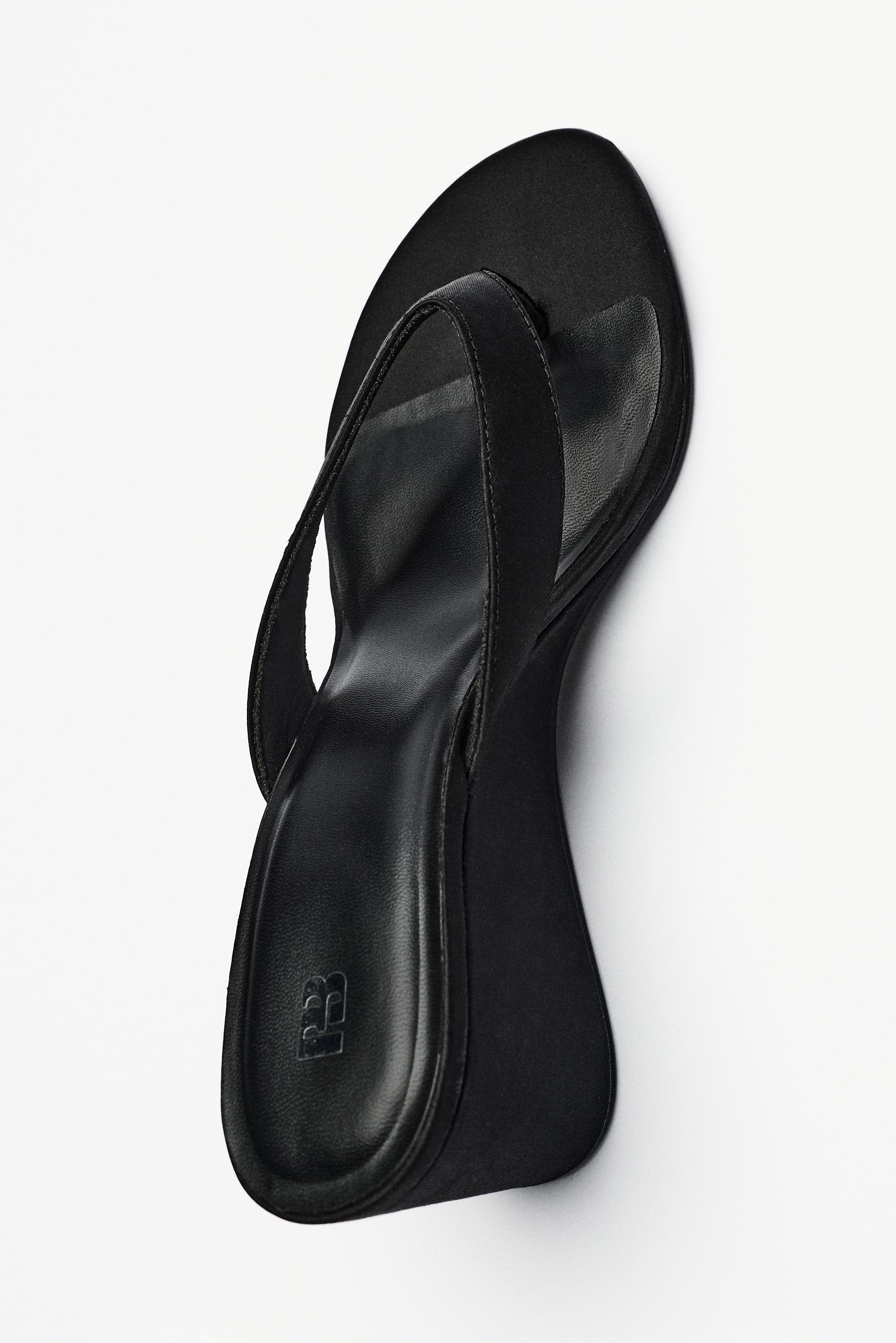 Wedge heel sandals — Black