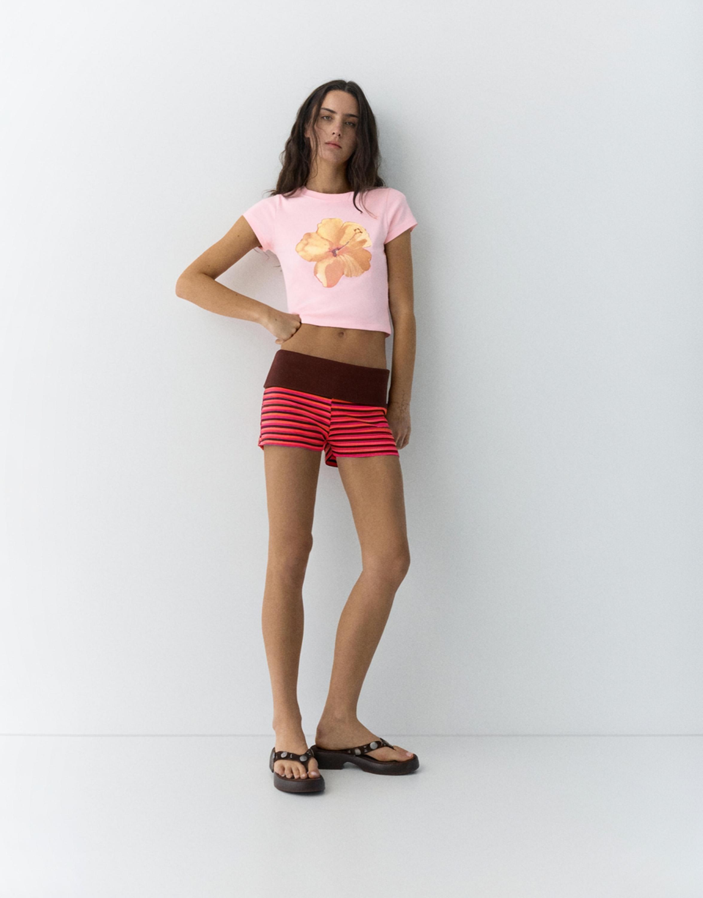 Striped knit shorts — Brown