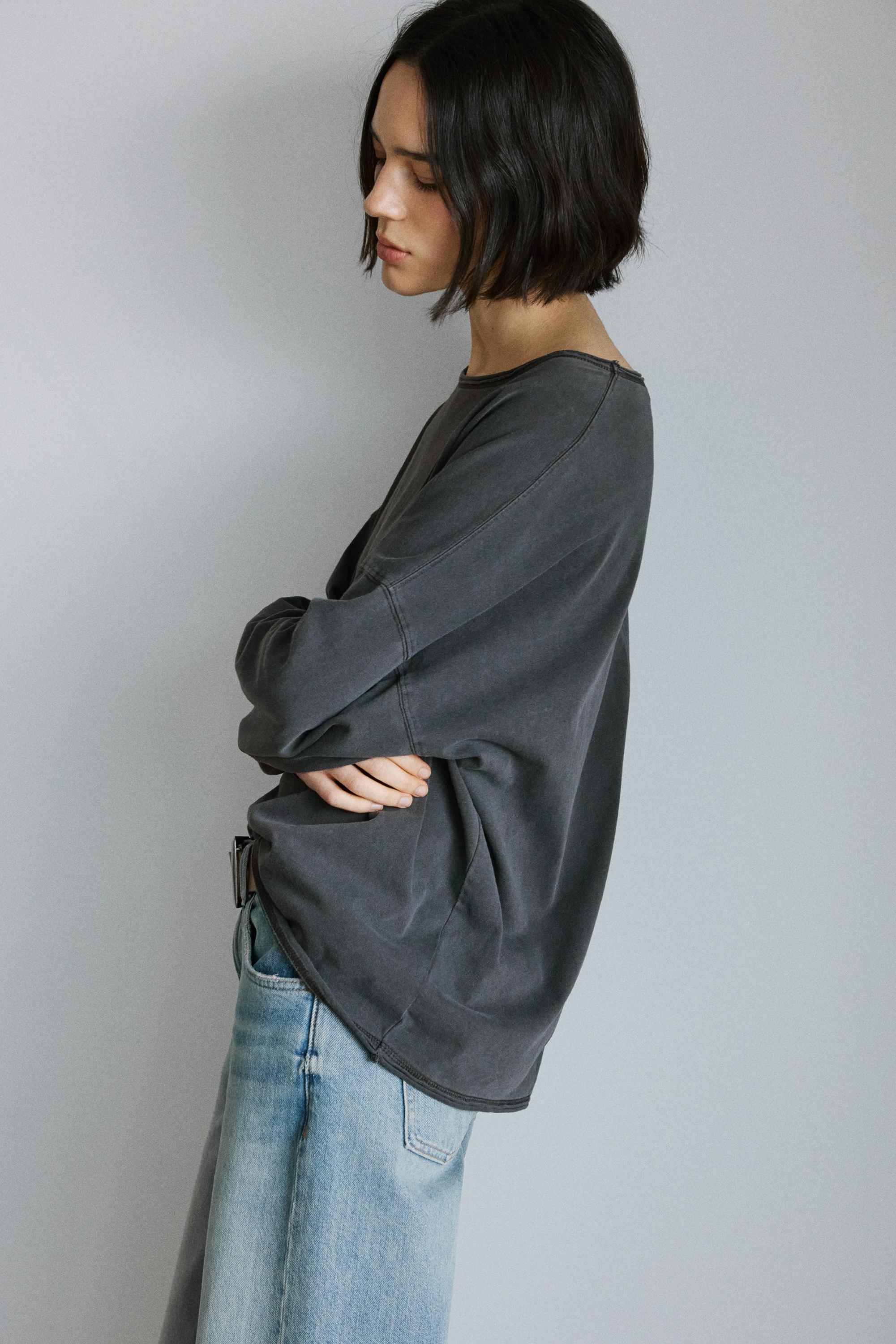 Uzun kollu oversize t-shirt - Görsel 17