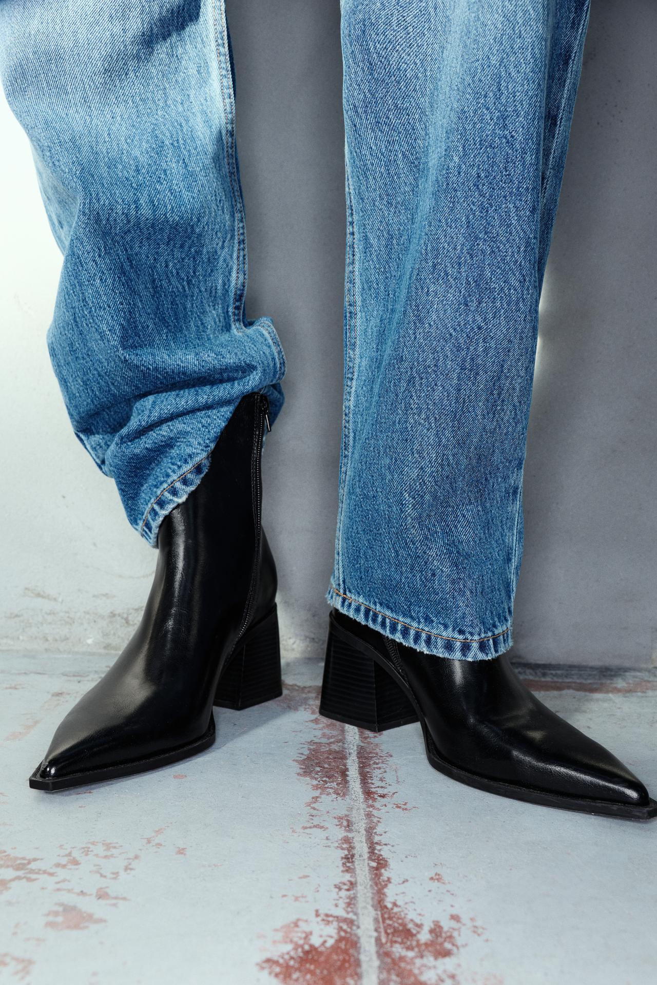 Block heel ankle boots — Black