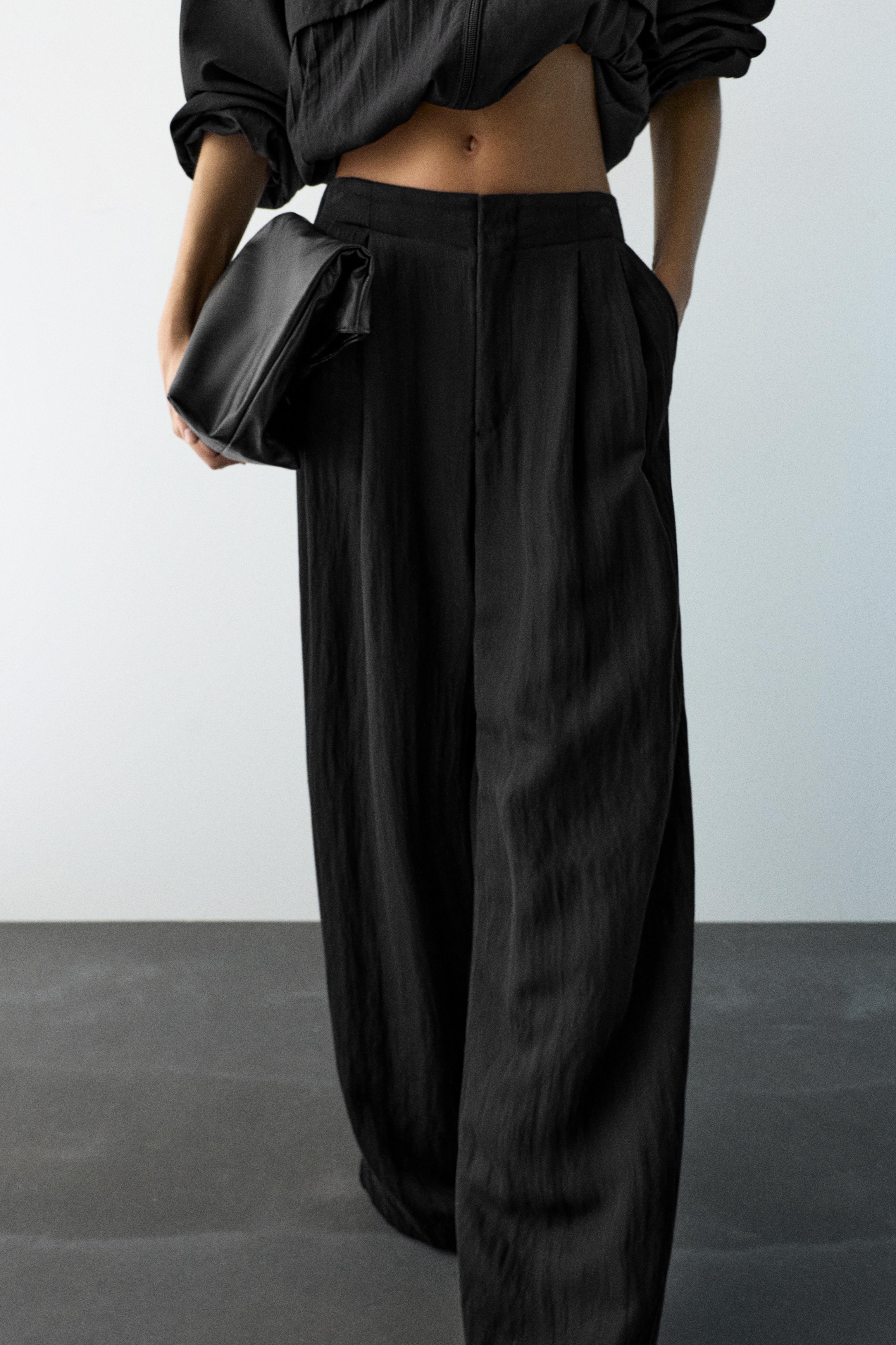 Düğmeli ve fermuarlı, kemer tokalı, önü pensli, elastik belli, tailored fit pantolon. - Görsel 15