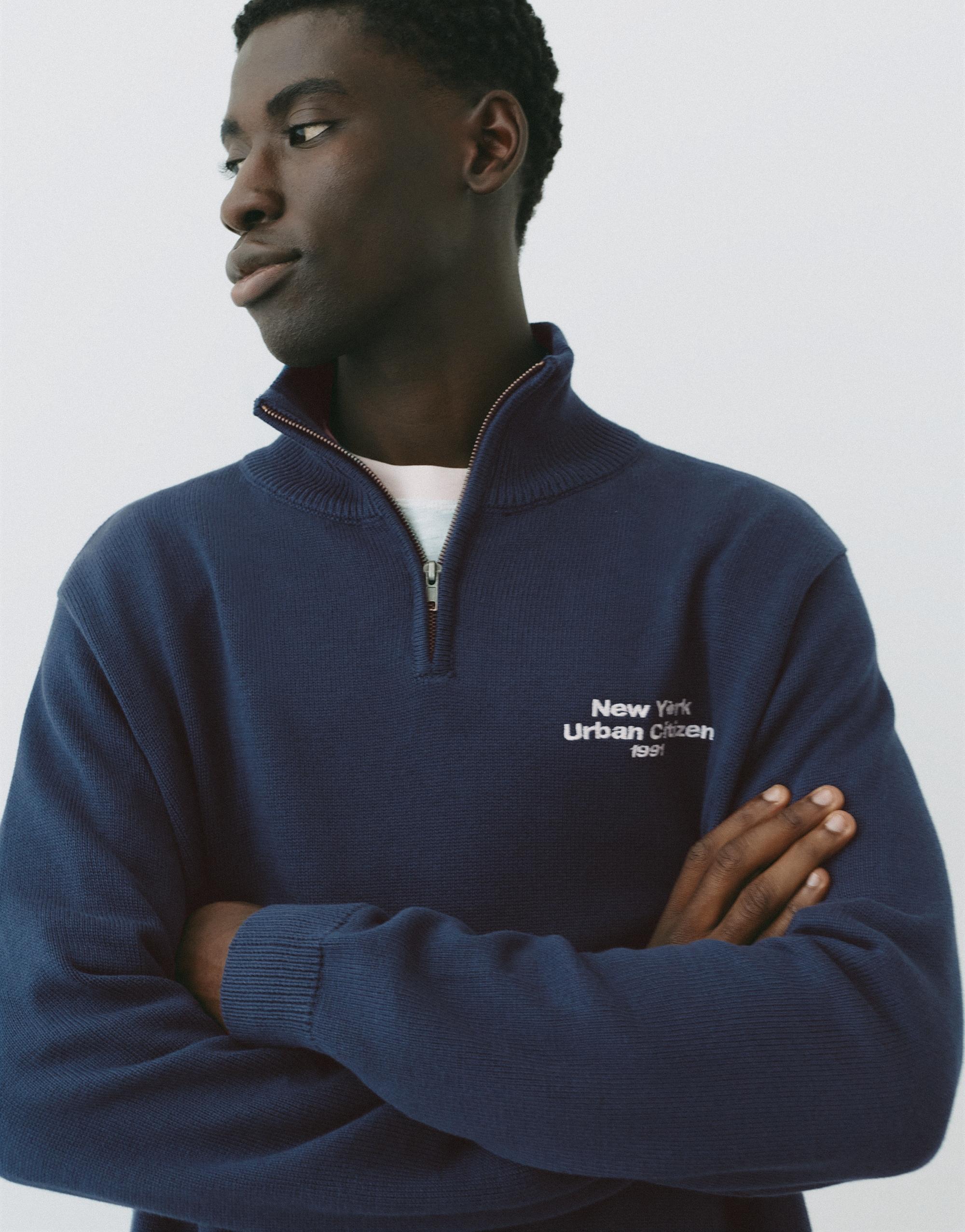 Embroidered quarter-zip sweatshirt — Indigo blue