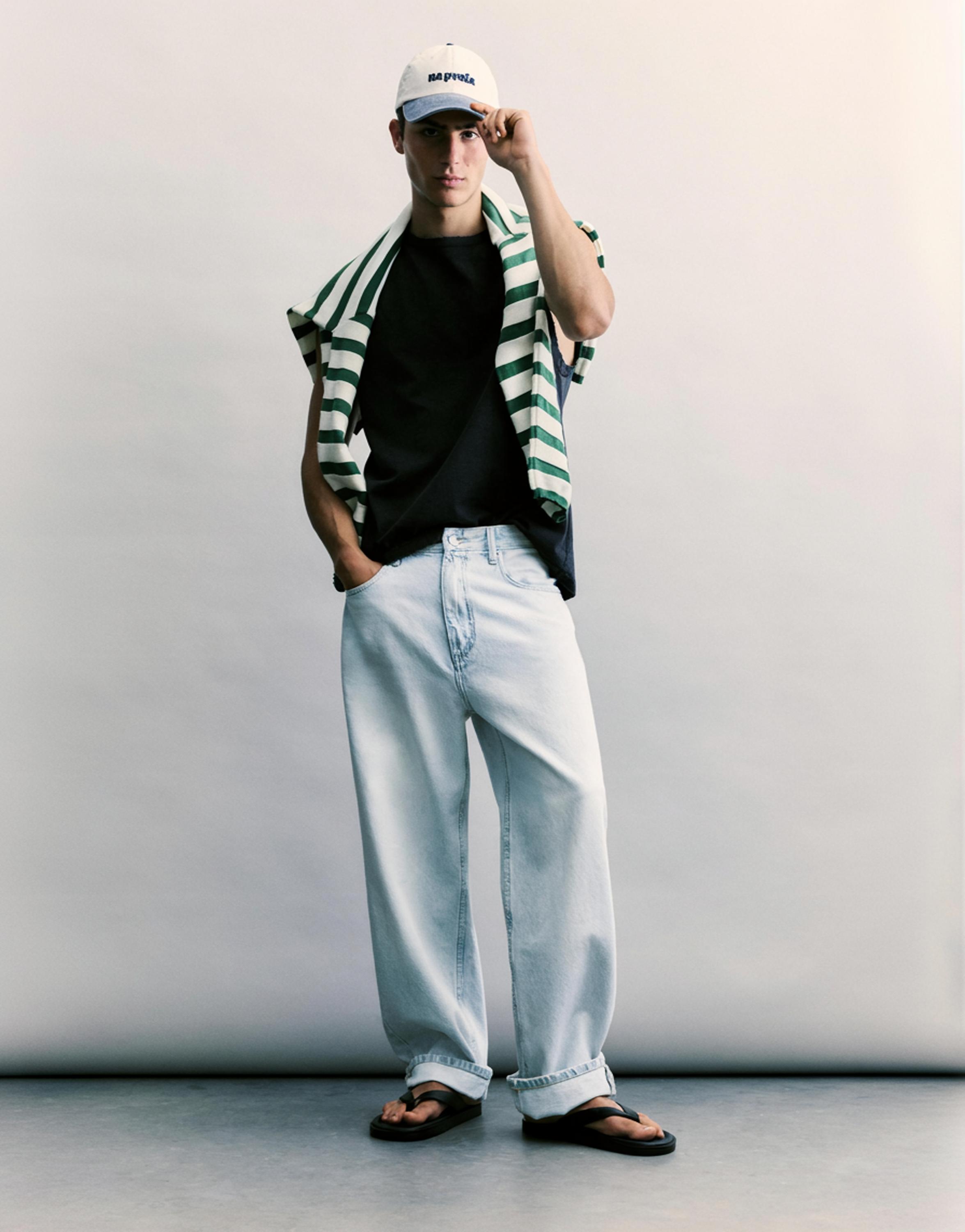 Baggy jeans — Pale blue