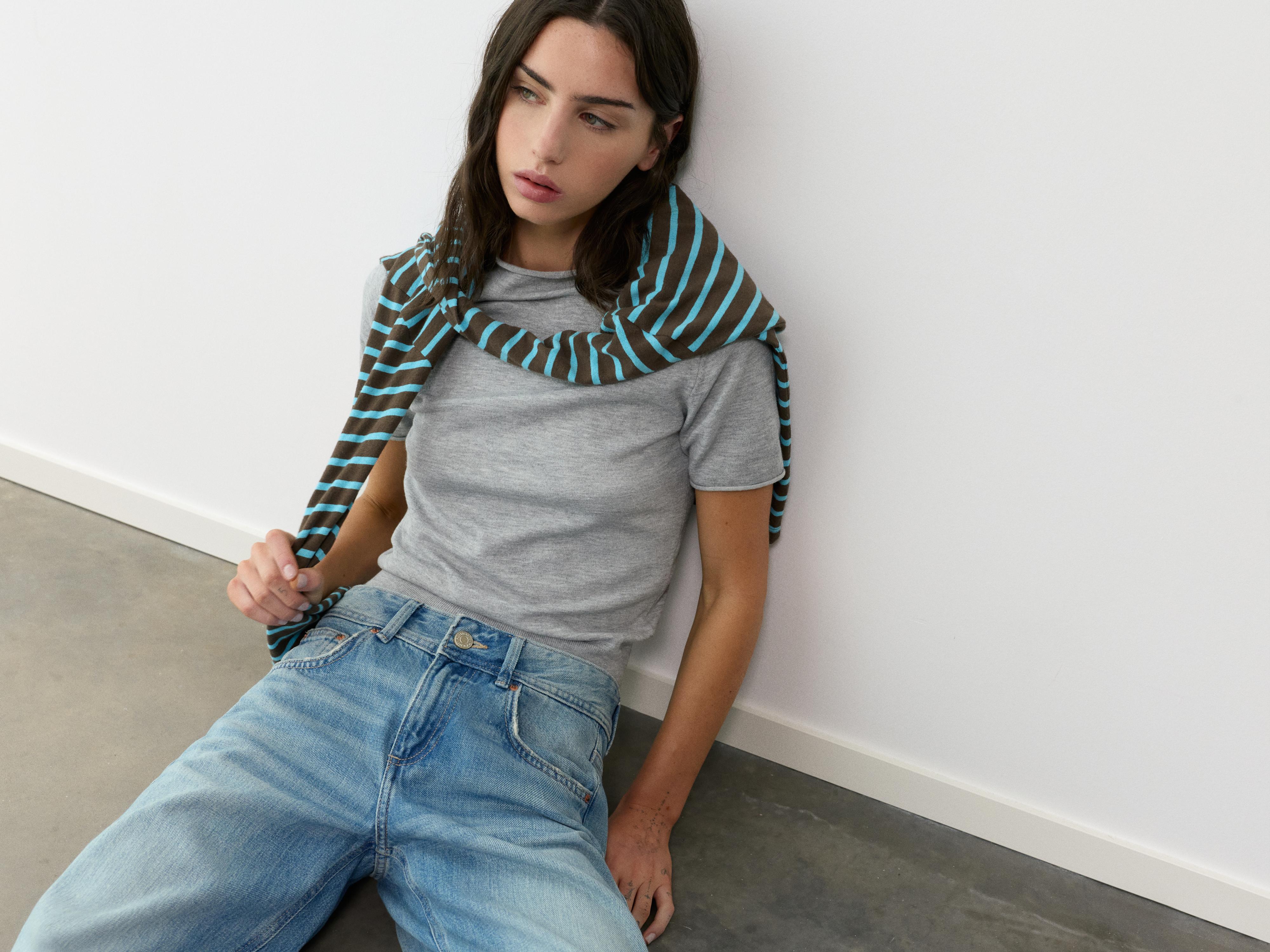 Fine knit short sleeve T-shirt — Grey