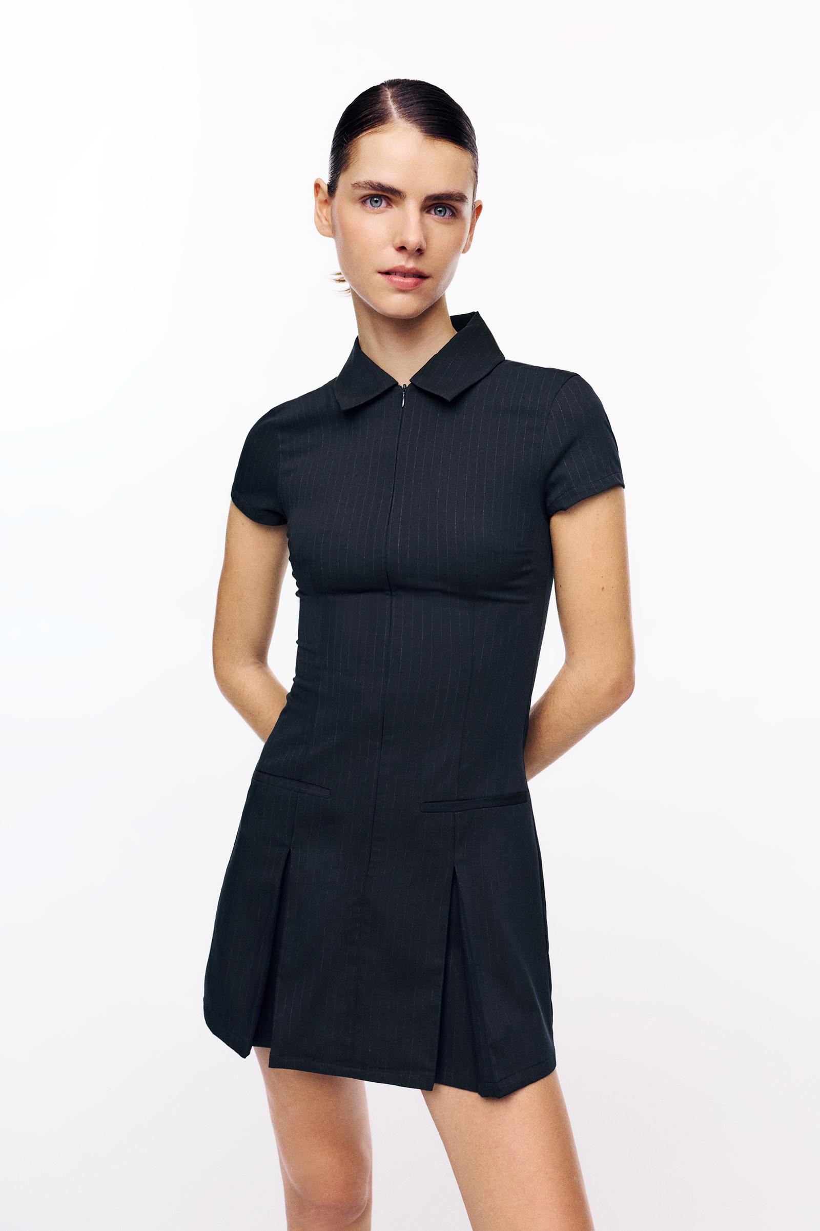Short pinstripe dress with box pleats — Dark navy