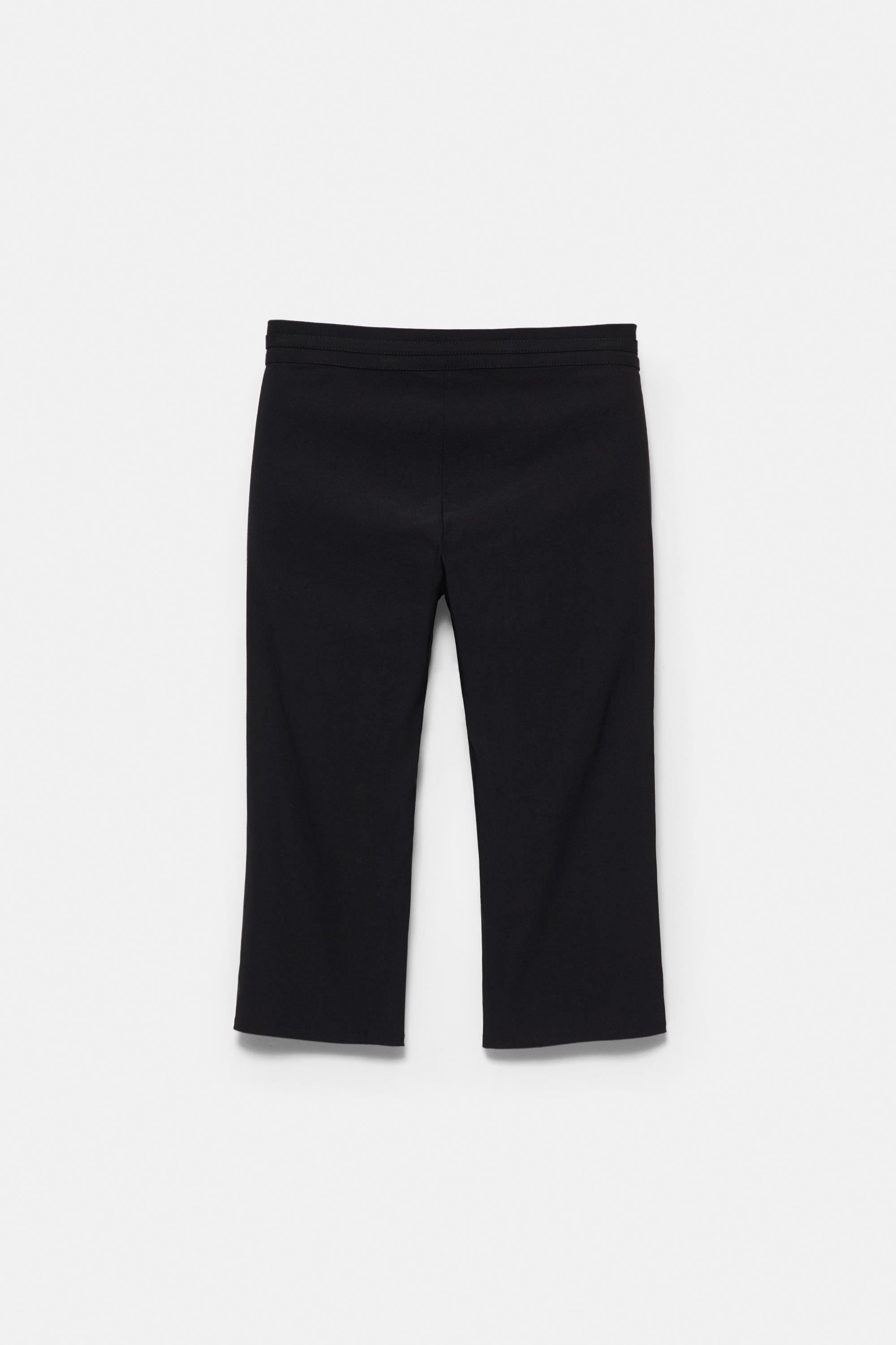 Belted capris — Black