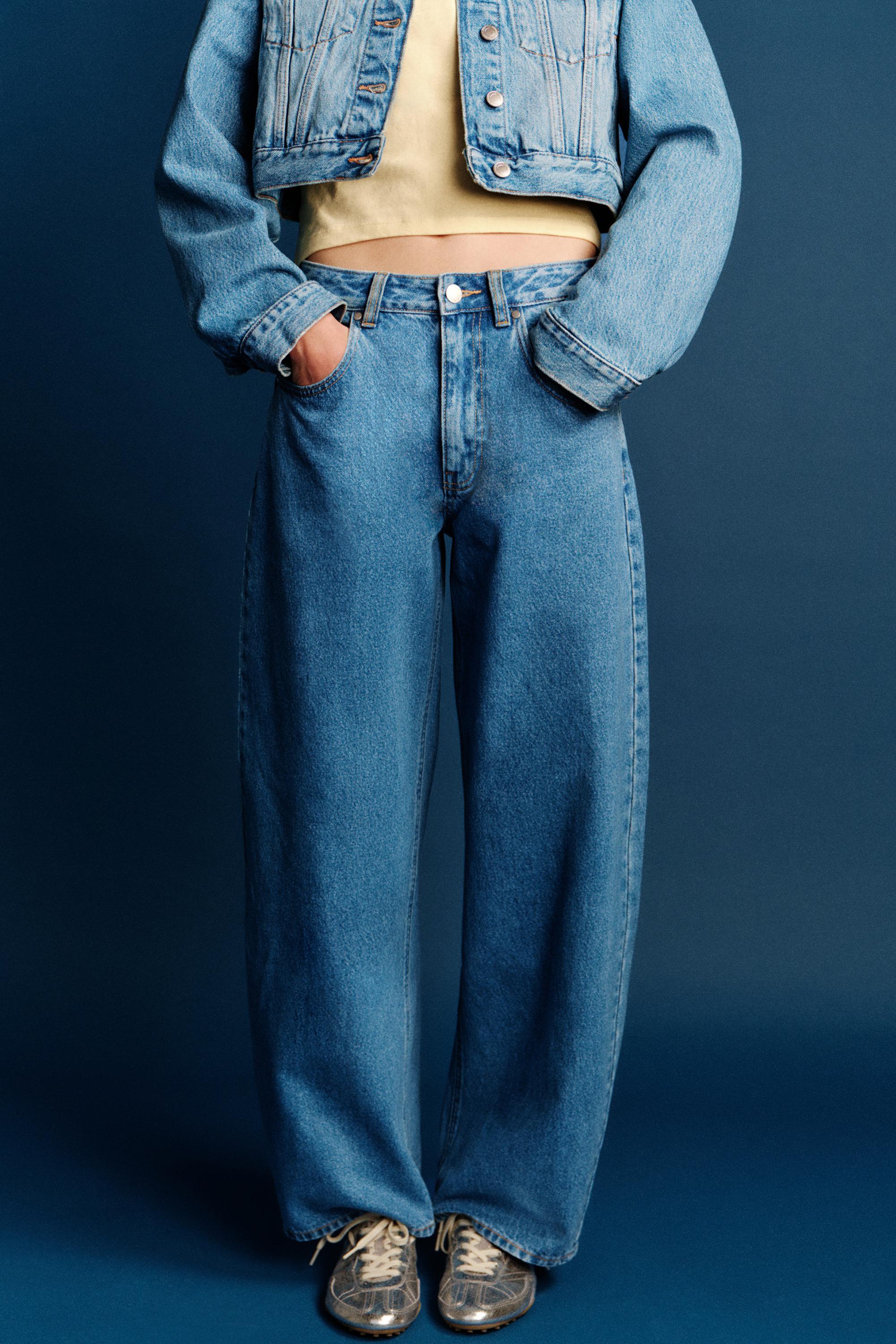Balloon fit jeans with embroidered text — Medium blue