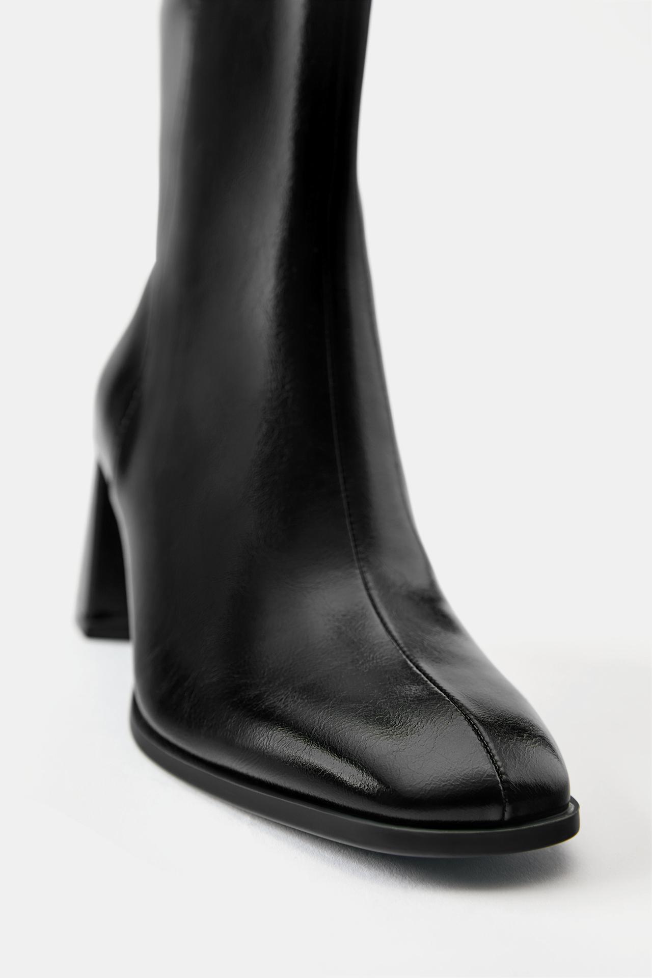 Heel ankle boots — Black