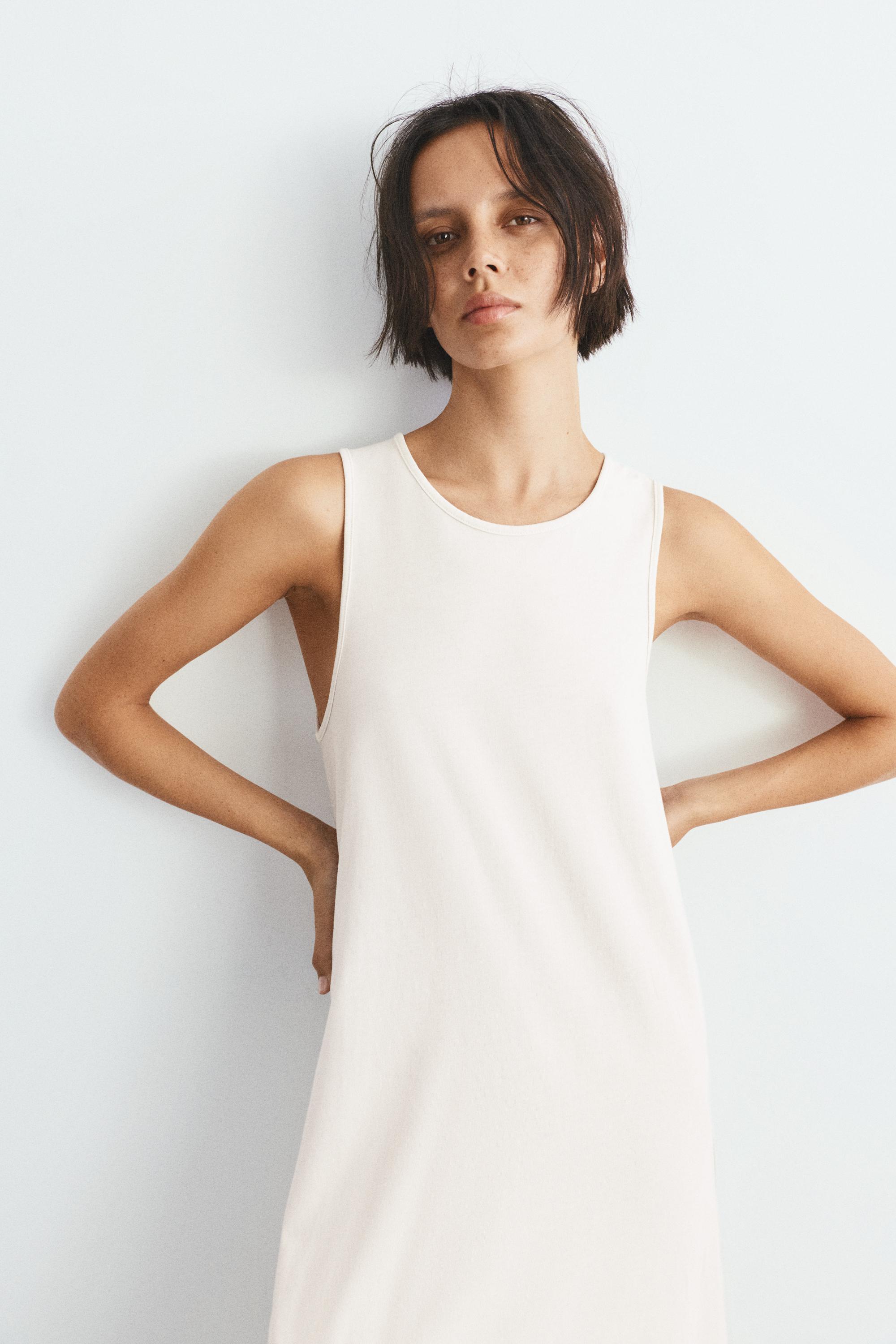 Long sleeveless dress — Light camel
